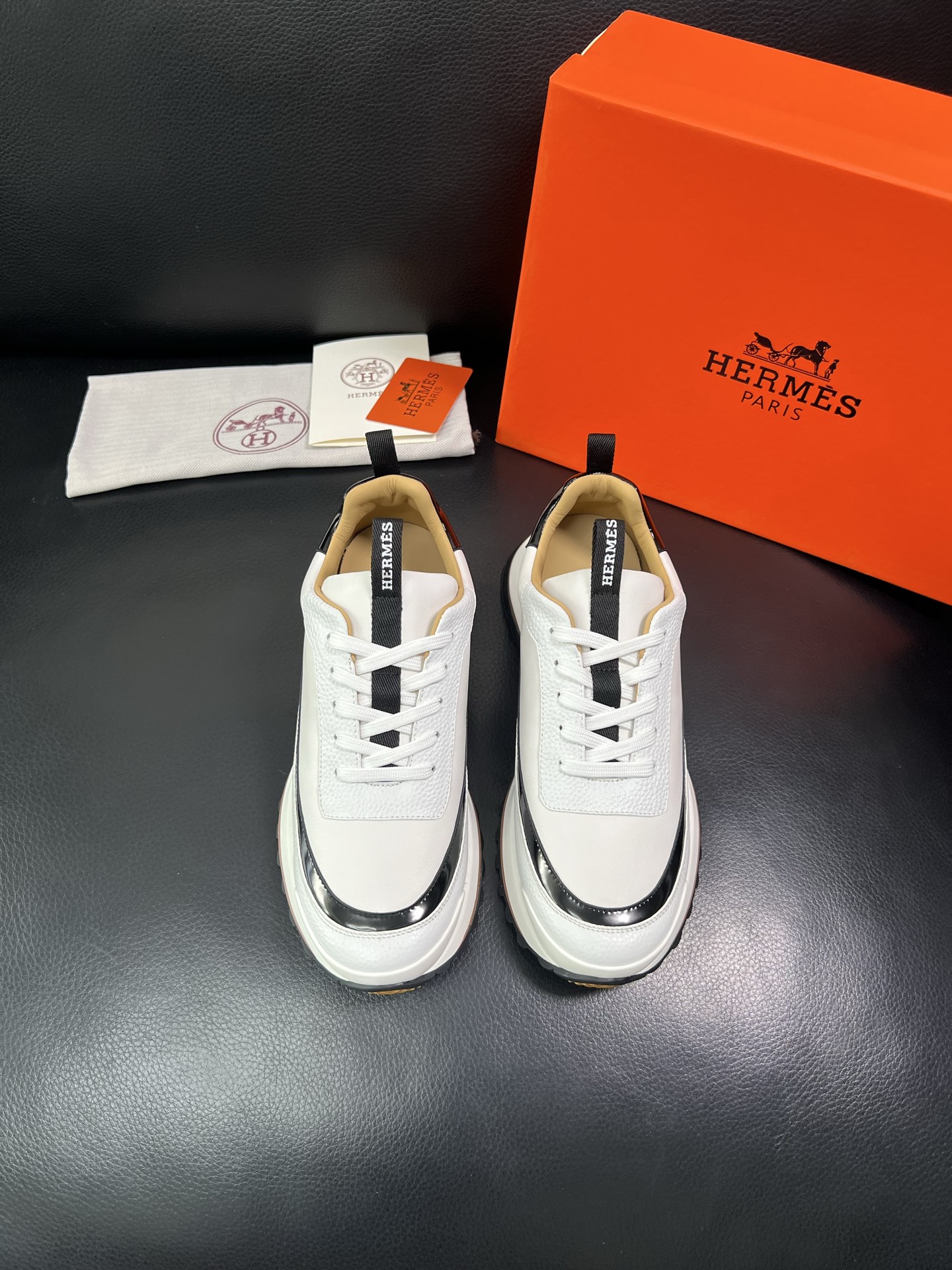 Hermes 顶级代购 爱马仕 专柜同步发售原厂配置，意大利进口原版牛皮面料，高品质拼接工艺，全进口水染