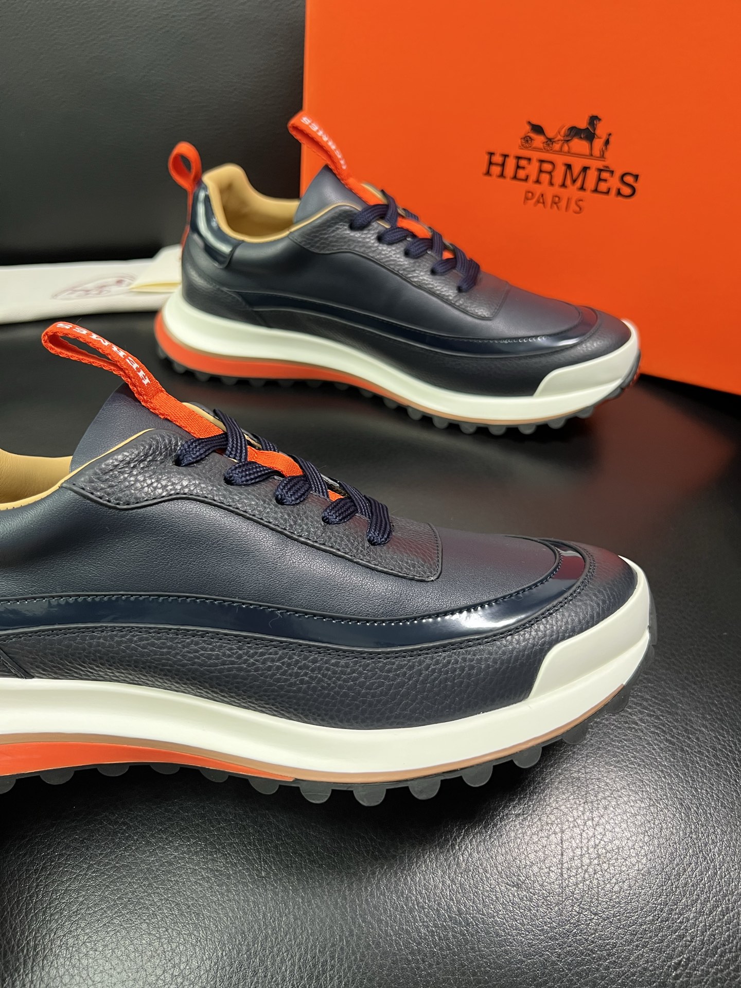 Hermes 顶级代购 爱马仕 专柜同步发售原厂配置，意大利进口原版牛皮面料，高品质拼接工艺，全进口水染