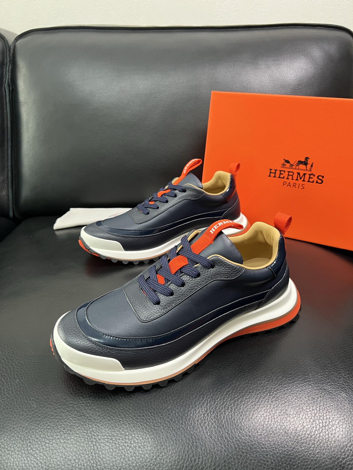 Hermes 顶级代购 爱马仕 专柜同步发售原厂配置，意大利进口原版牛皮面料，高品质拼接工艺，全进口水染