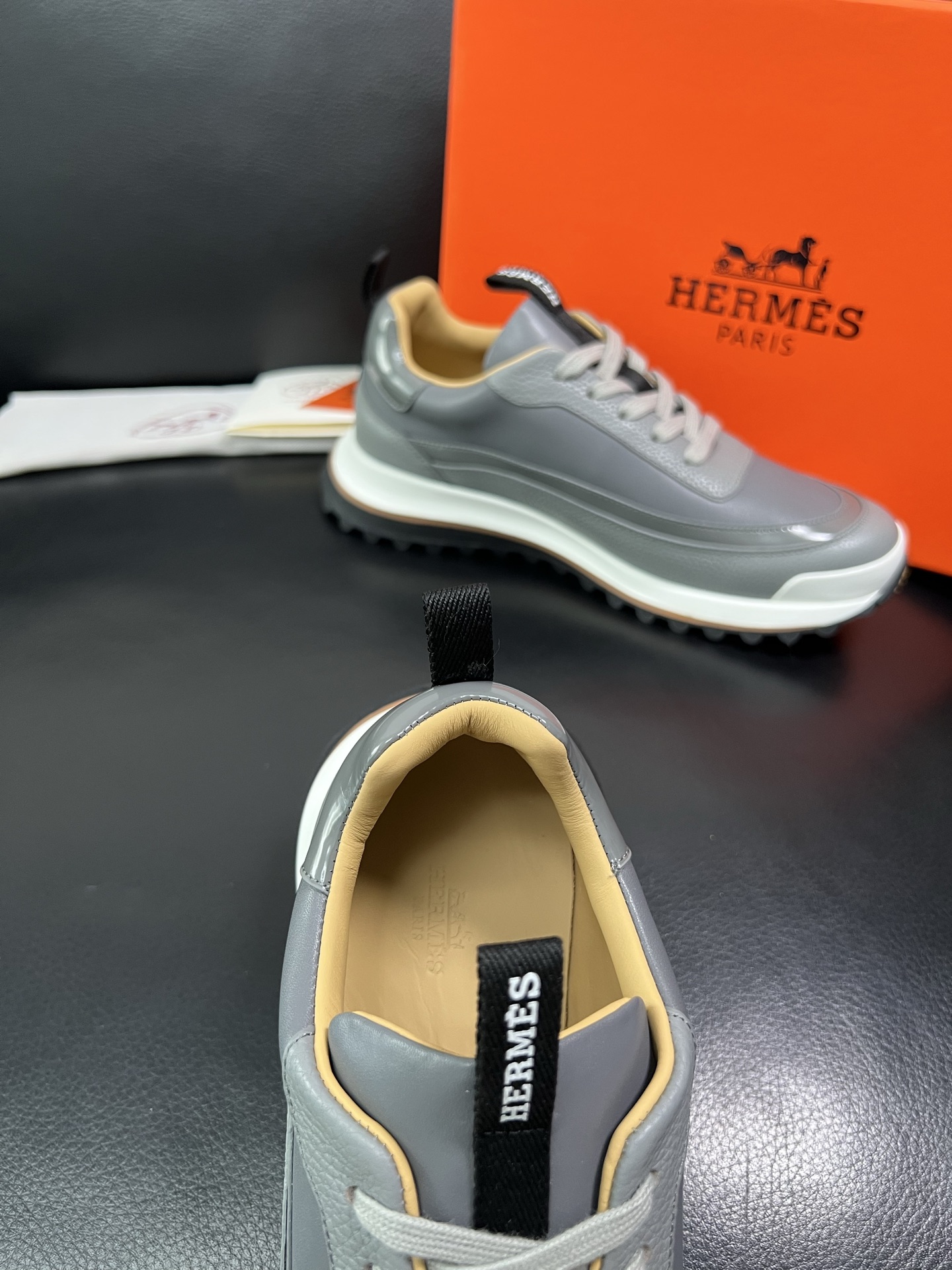 Hermes 顶级代购 爱马仕 专柜同步发售原厂配置，意大利进口原版牛皮面料，高品质拼接工艺，全进口水染