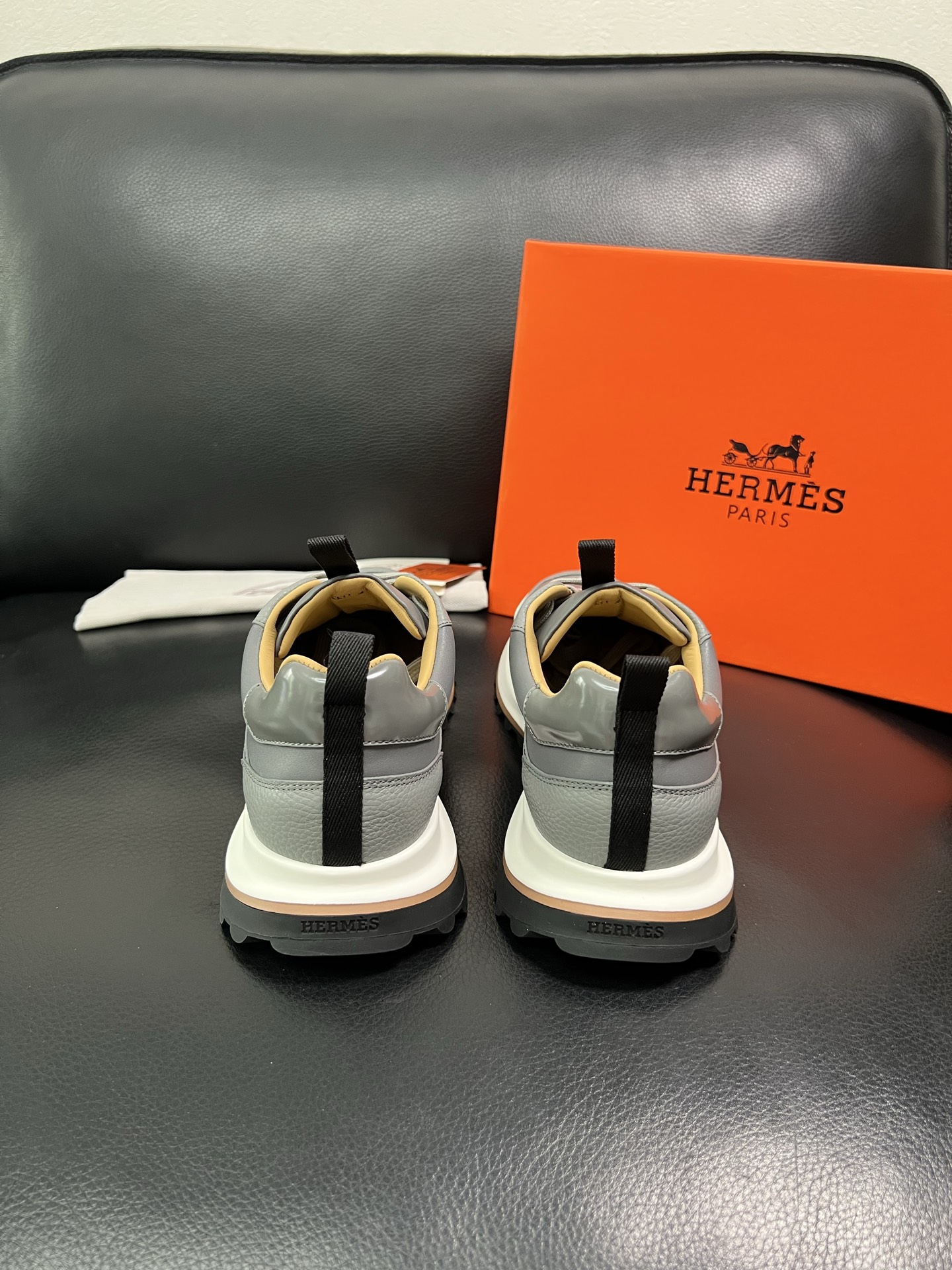 Hermes 顶级代购 爱马仕 专柜同步发售原厂配置，意大利进口原版牛皮面料，高品质拼接工艺，全进口水染