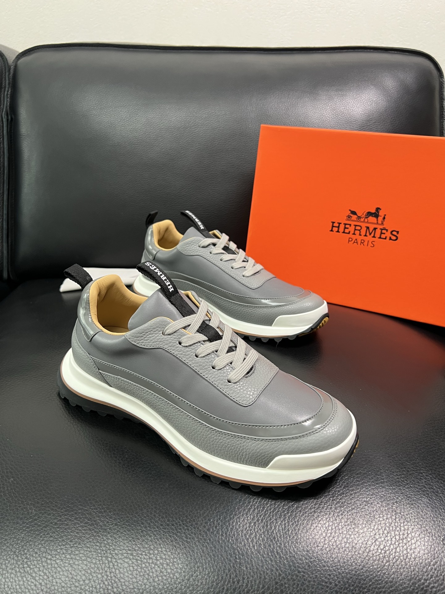 Hermes 顶级代购 爱马仕 专柜同步发售原厂配置，意大利进口原版牛皮面料，高品质拼接工艺，全进口水染