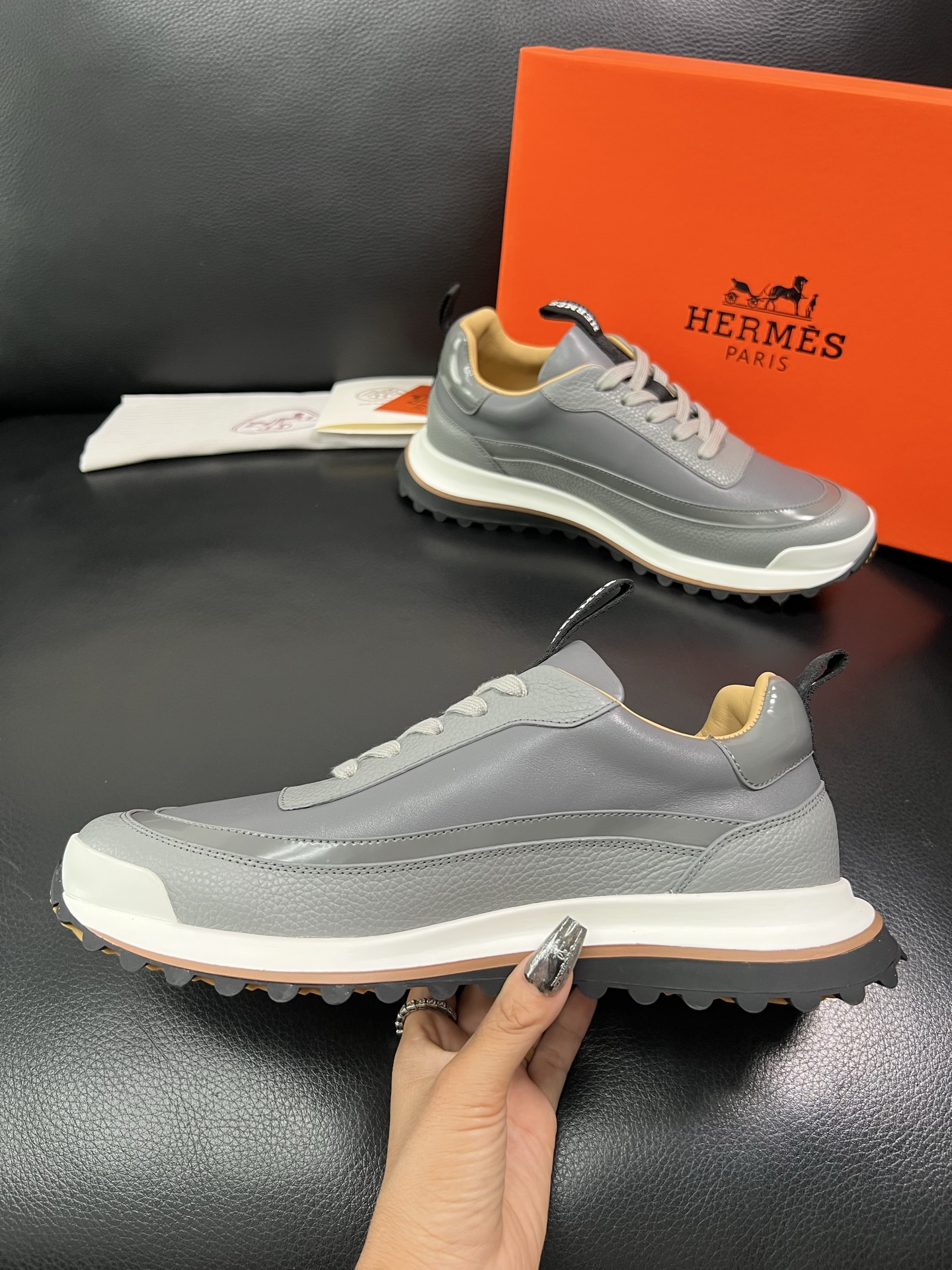 Hermes 顶级代购 爱马仕 专柜同步发售原厂配置，意大利进口原版牛皮面料，高品质拼接工艺，全进口水染