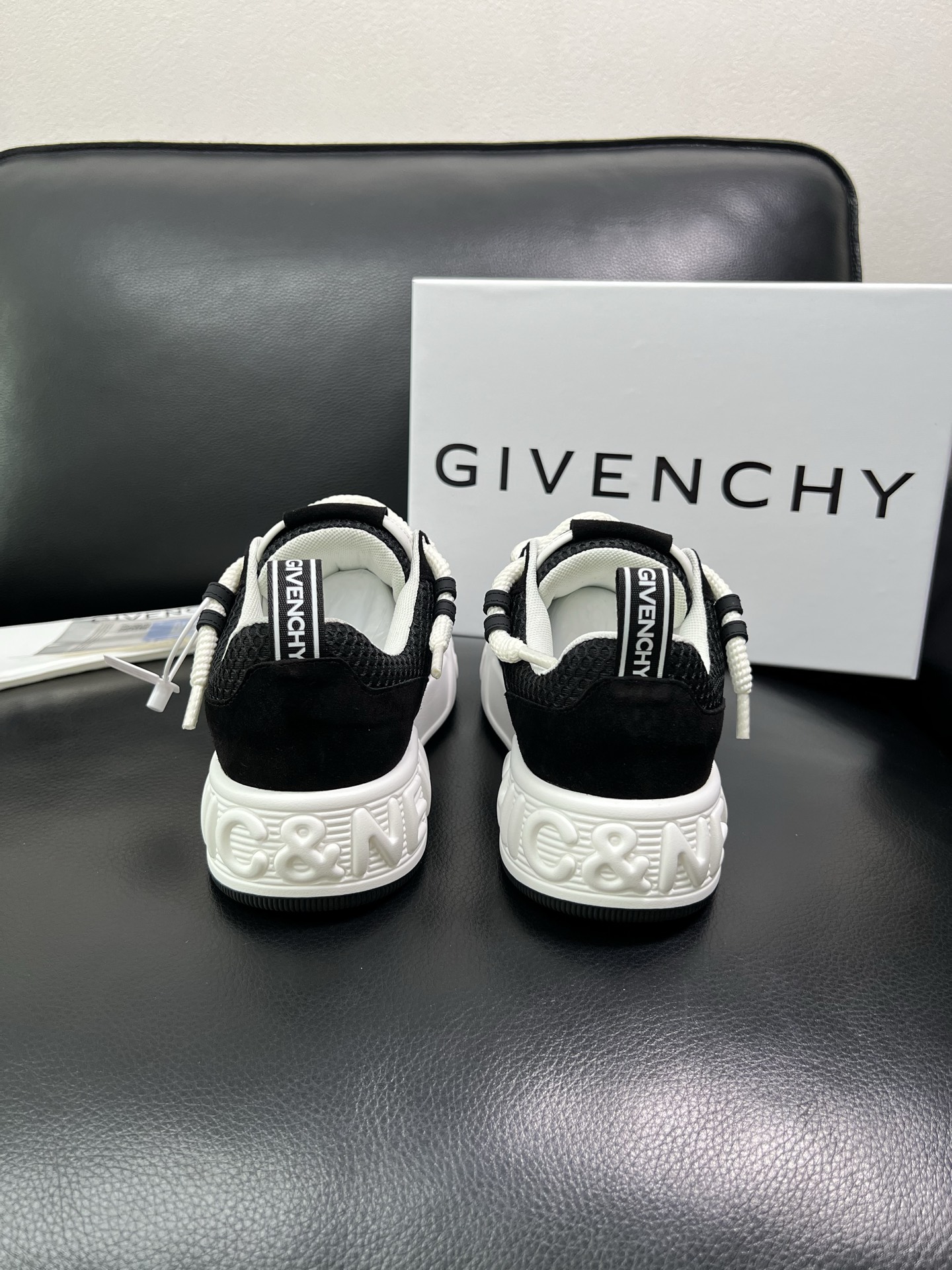 Givenchy 🔍顶级代购🇮🇹 纪梵希 新品专柜同步原厂配置，意大利进口牛皮搭配网布面料，全鞋配件私模