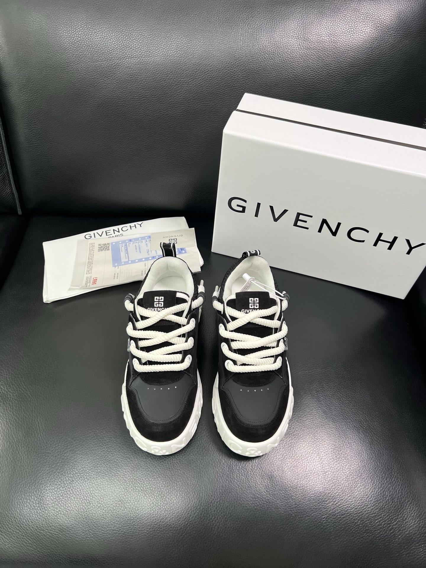 Givenchy 🔍顶级代购🇮🇹 纪梵希 新品专柜同步原厂配置，意大利进口牛皮搭配网布面料，全鞋配件私模