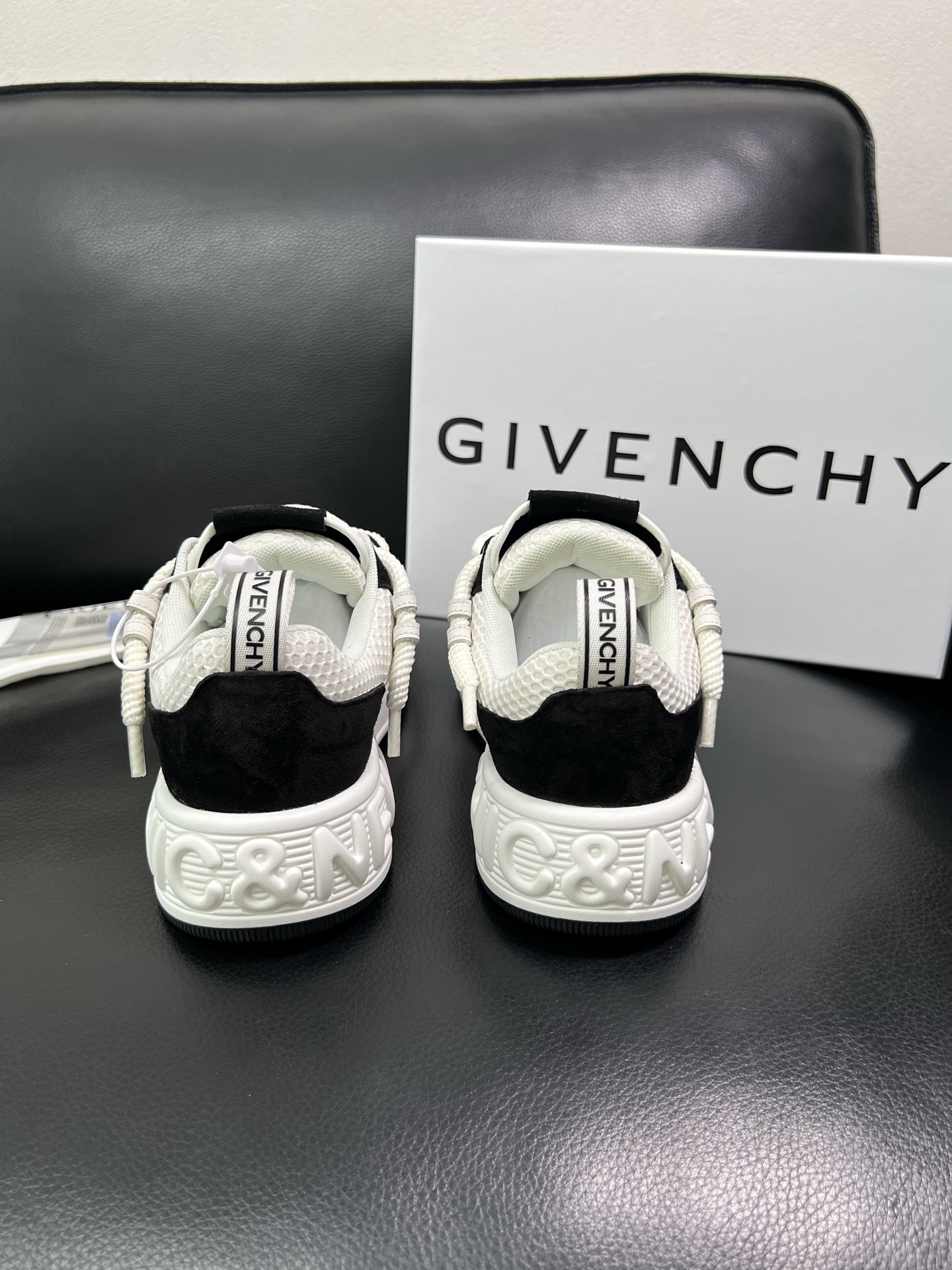 Givenchy 🔍顶级代购🇮🇹 纪梵希 新品专柜同步原厂配置，意大利进口牛皮搭配网布面料，全鞋配件私模