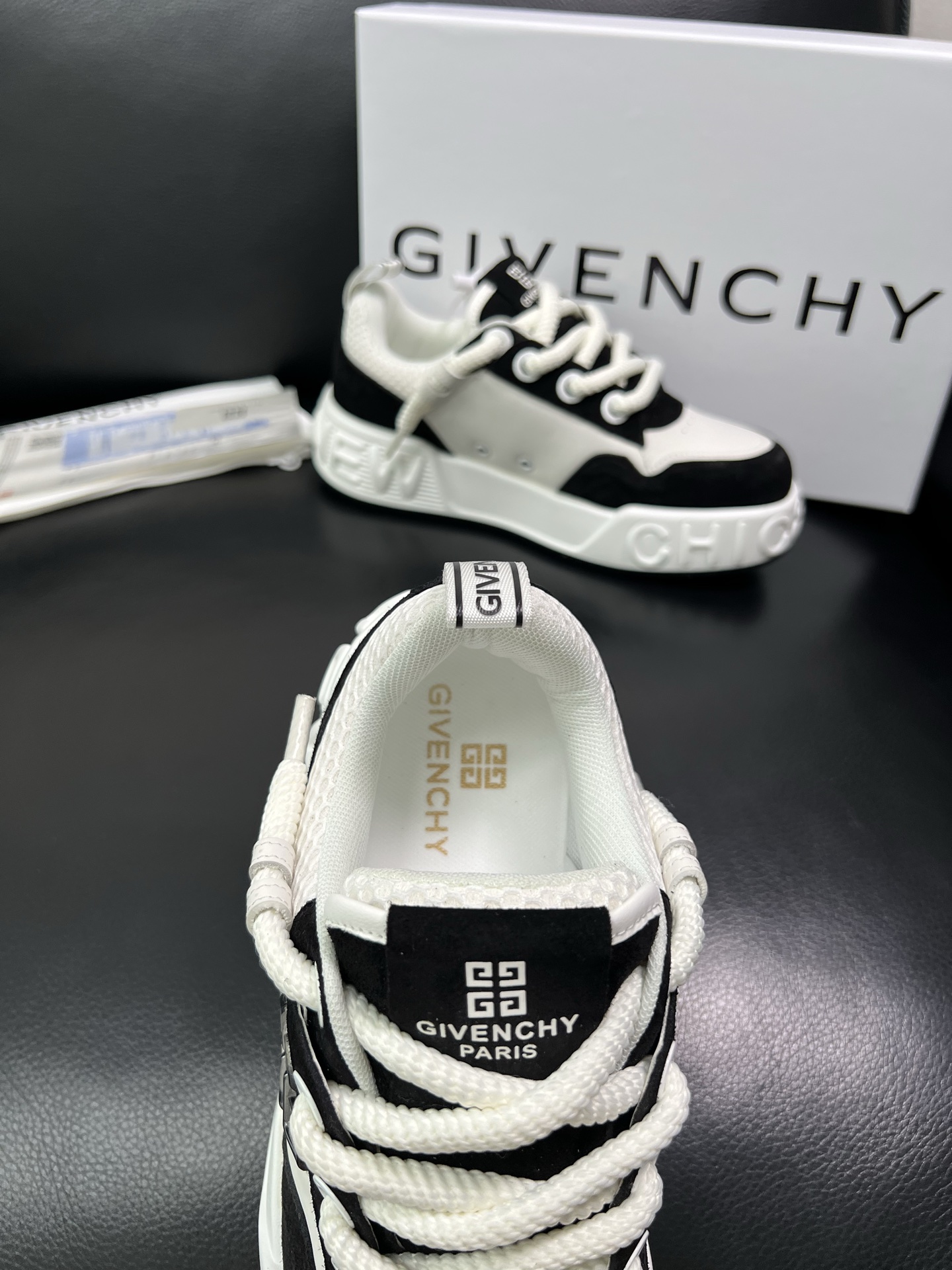 Givenchy 🔍顶级代购🇮🇹 纪梵希 新品专柜同步原厂配置，意大利进口牛皮搭配网布面料，全鞋配件私模