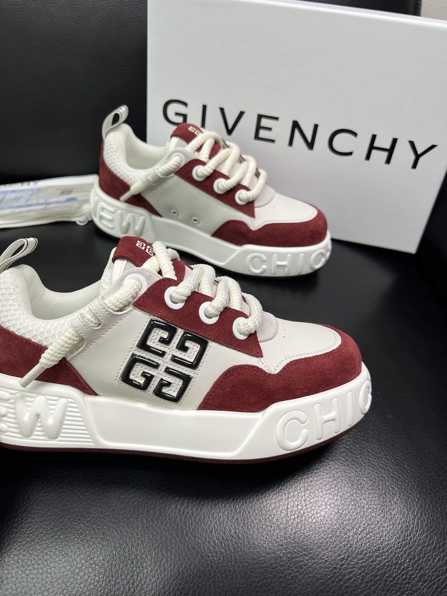 Givenchy 🔍顶级代购🇮🇹 纪梵希 新品专柜同步原厂配置，意大利进口牛皮搭配网布面料，全鞋配件私模