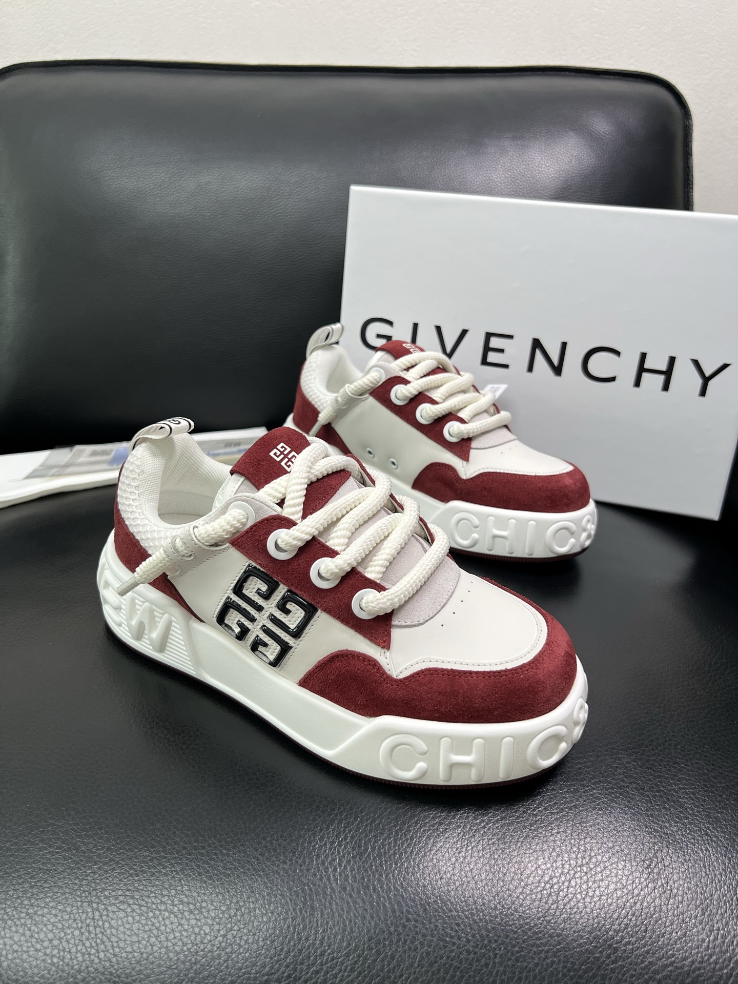 Givenchy 🔍顶级代购🇮🇹 纪梵希 新品专柜同步原厂配置，意大利进口牛皮搭配网布面料，全鞋配件私模