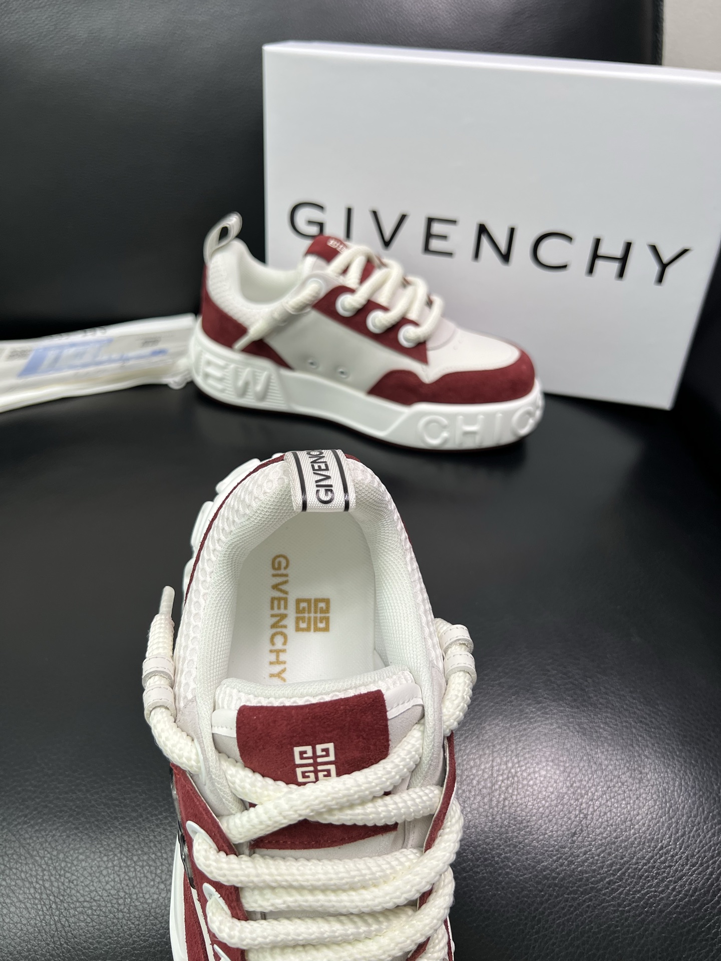 Givenchy 🔍顶级代购🇮🇹 纪梵希 新品专柜同步原厂配置，意大利进口牛皮搭配网布面料，全鞋配件私模