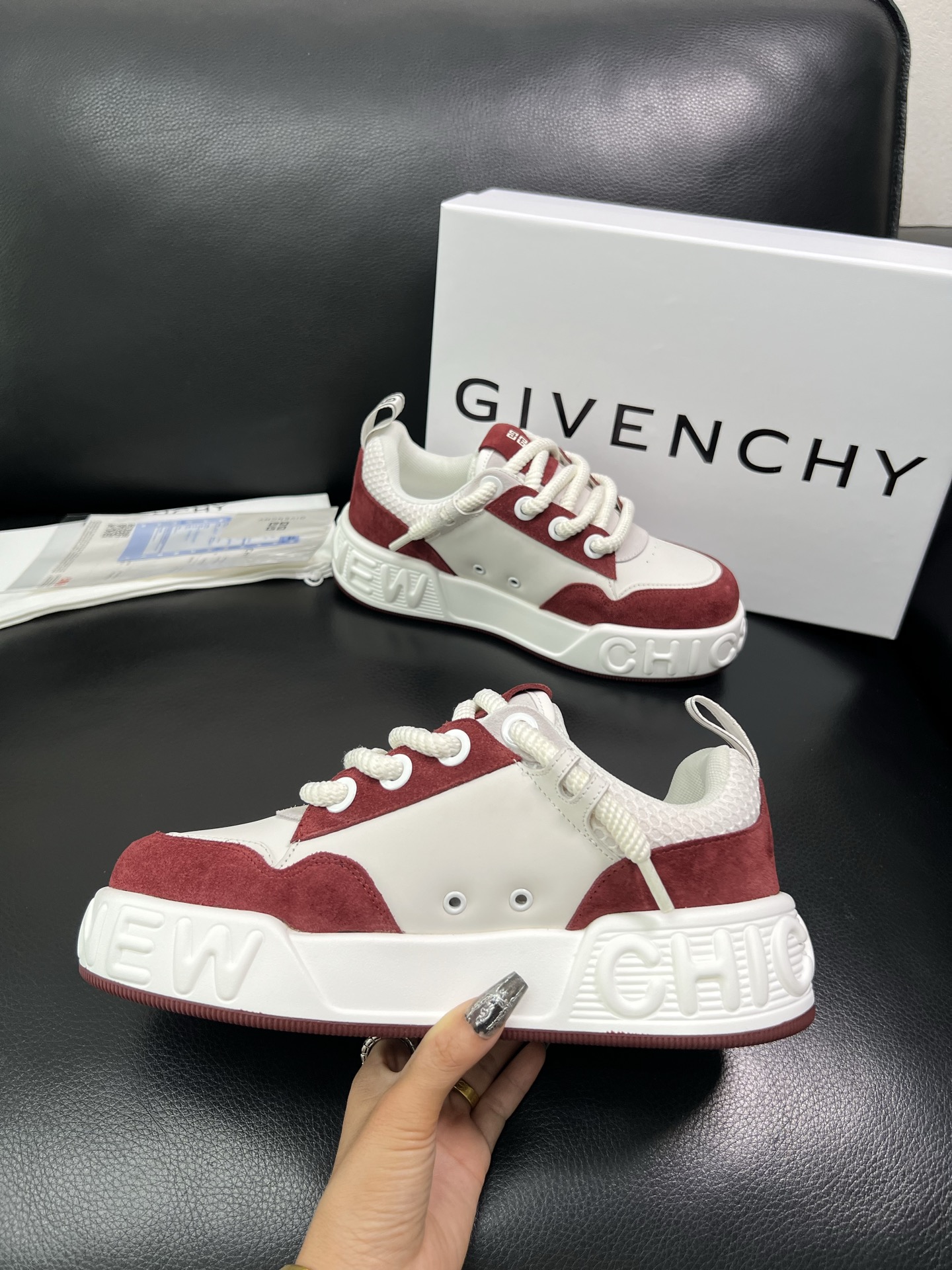 Givenchy 🔍顶级代购🇮🇹 纪梵希 新品专柜同步原厂配置，意大利进口牛皮搭配网布面料，全鞋配件私模