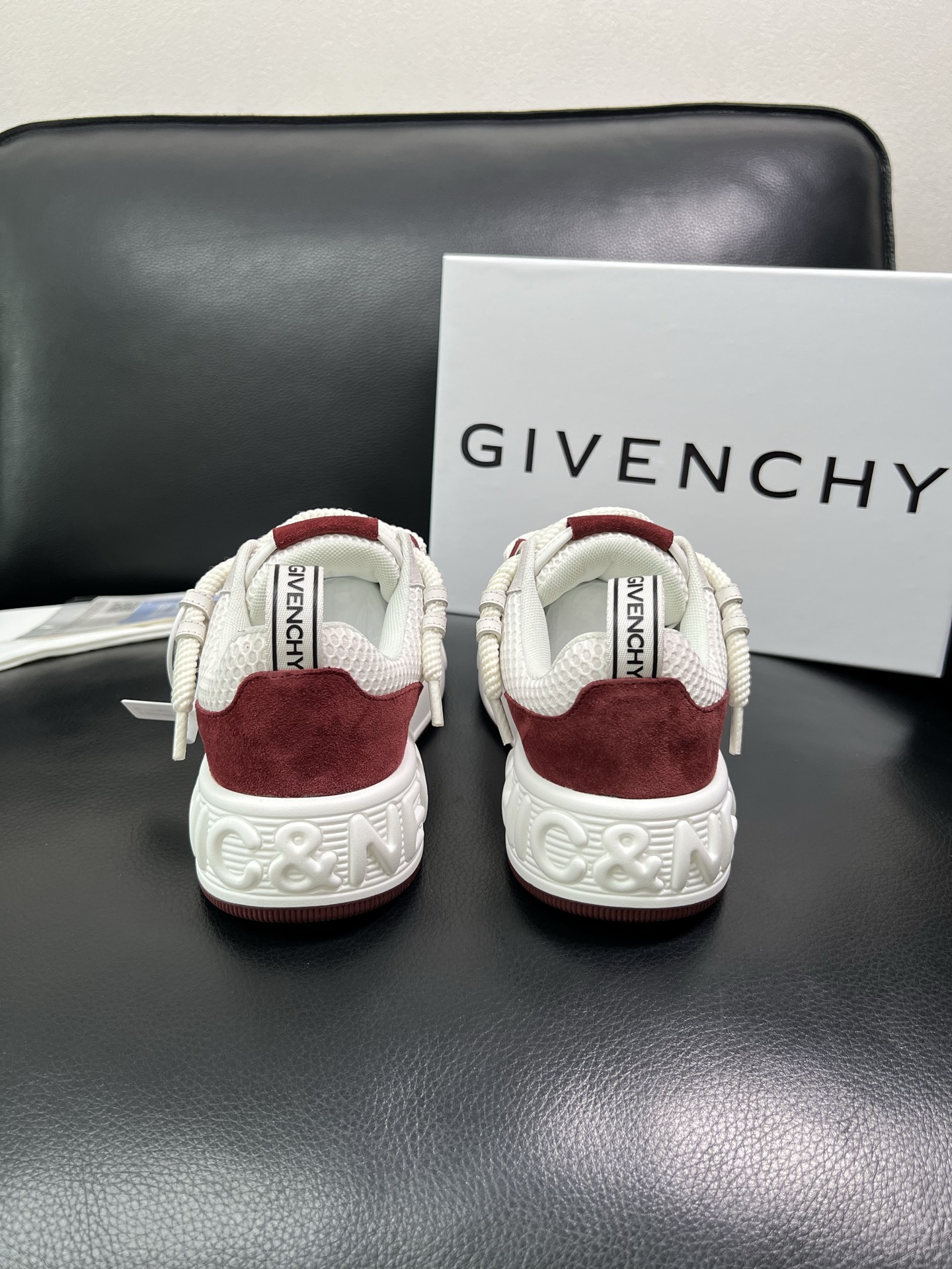 Givenchy 🔍顶级代购🇮🇹 纪梵希 新品专柜同步原厂配置，意大利进口牛皮搭配网布面料，全鞋配件私模