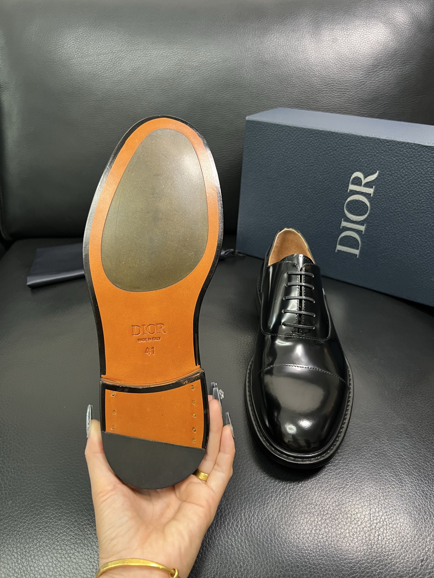 Dior 顶级代购 迪奥 专柜同步 原厂配置，意大利进口牛皮，全进口水染牛皮里垫，鞋底：原厂特供原版底超