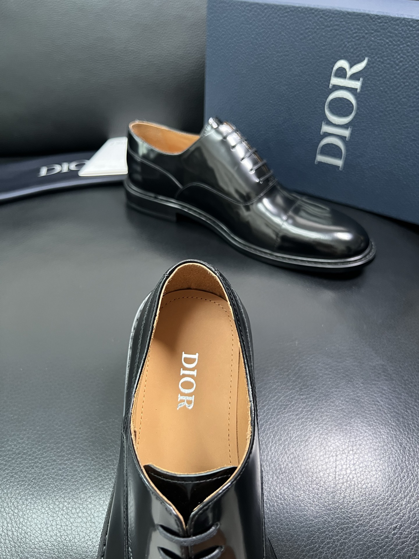 Dior 顶级代购 迪奥 专柜同步 原厂配置，意大利进口牛皮，全进口水染牛皮里垫，鞋底：原厂特供原版底超