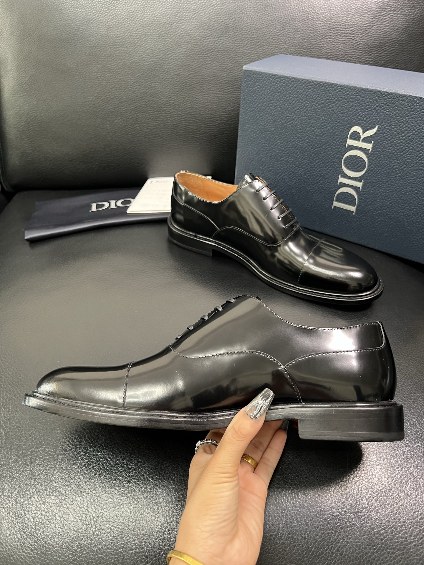 Dior 顶级代购 迪奥 专柜同步 原厂配置，意大利进口牛皮，全进口水染牛皮里垫，鞋底：原厂特供原版底超