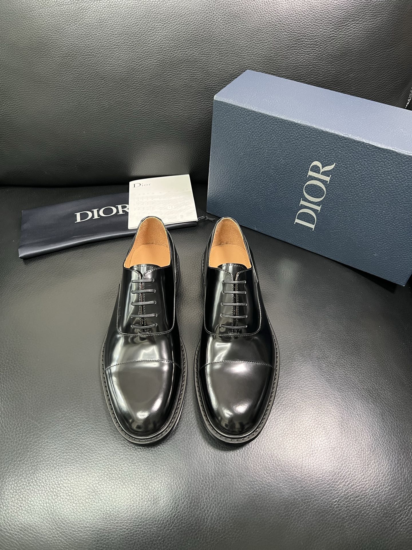 Dior 顶级代购 迪奥 专柜同步 原厂配置，意大利进口牛皮，全进口水染牛皮里垫，鞋底：原厂特供原版底超