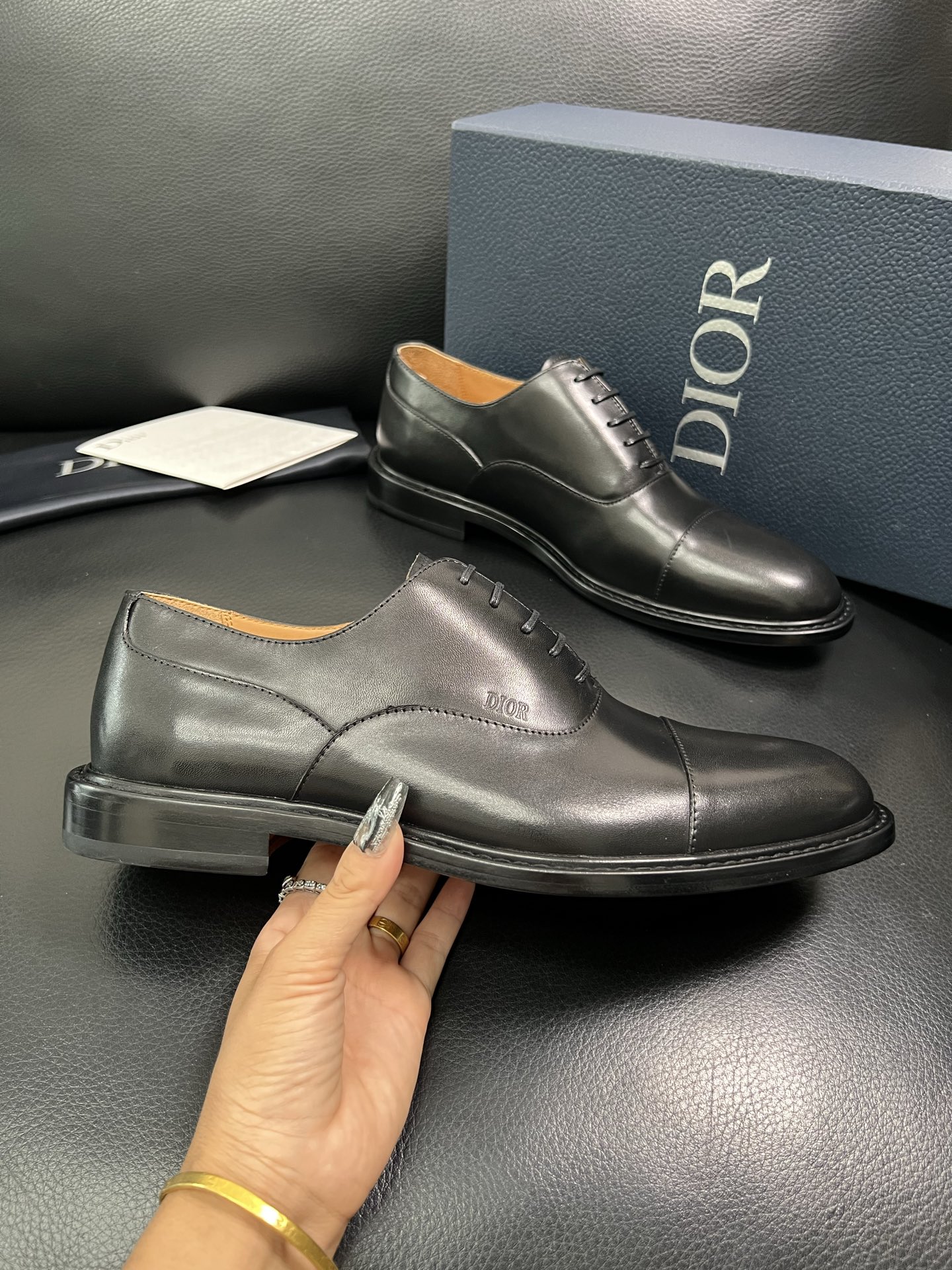 Dior 顶级代购 迪奥 专柜同步 原厂配置，意大利进口牛皮，全进口水染牛皮里垫，鞋底：原厂特供原版底超