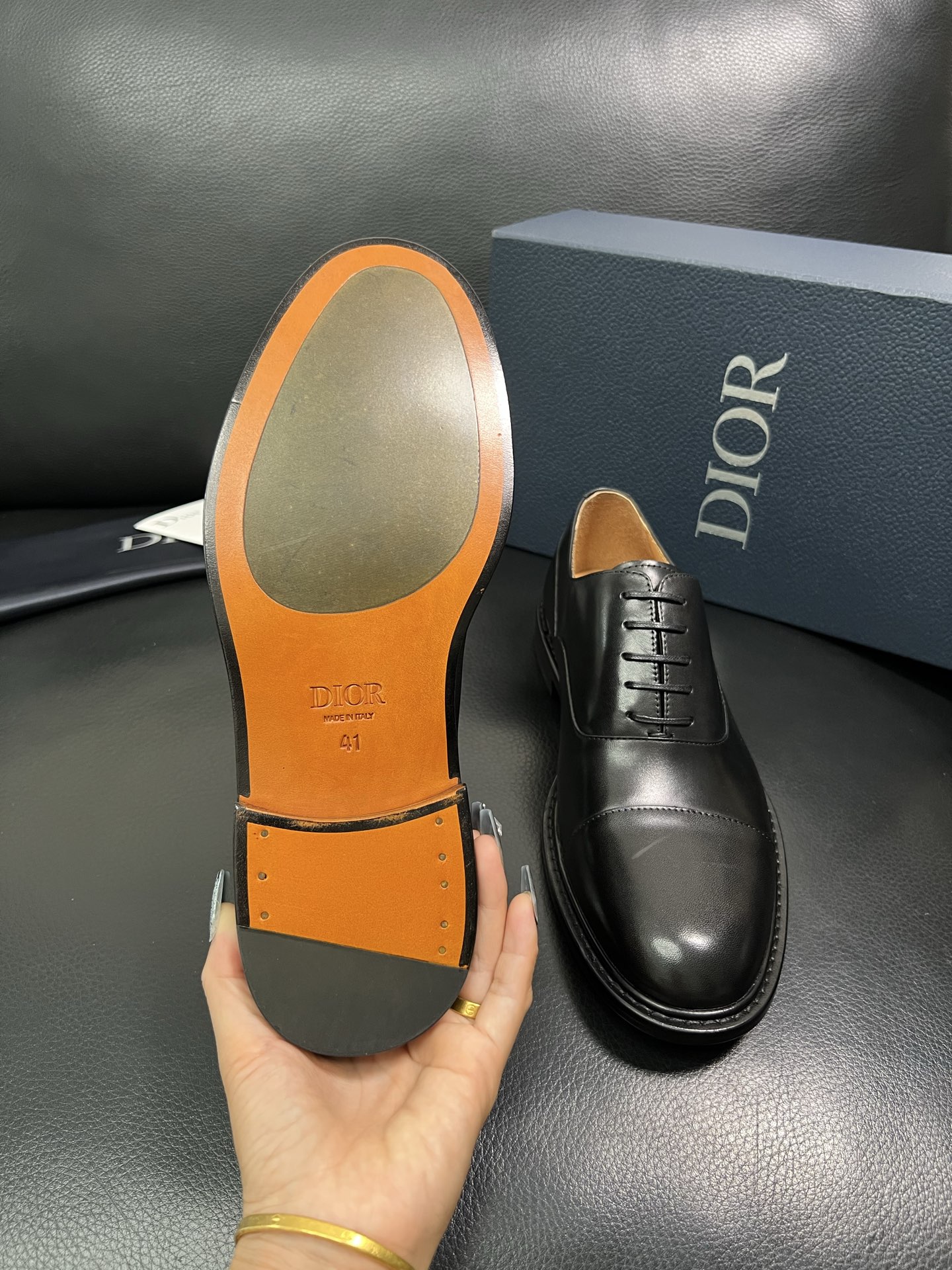 Dior 顶级代购 迪奥 专柜同步 原厂配置，意大利进口牛皮，全进口水染牛皮里垫，鞋底：原厂特供原版底超