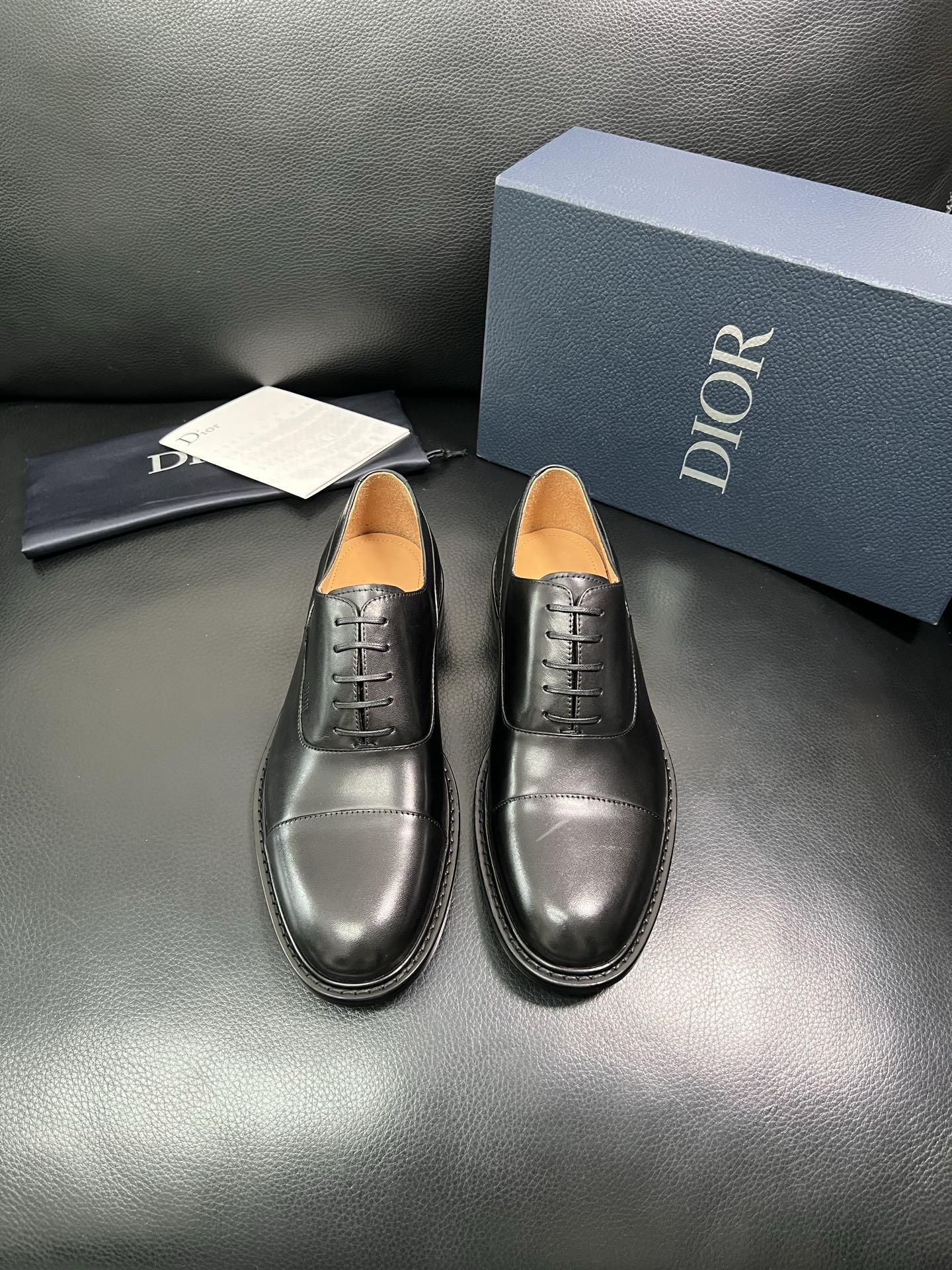 Dior 顶级代购 迪奥 专柜同步 原厂配置，意大利进口牛皮，全进口水染牛皮里垫，鞋底：原厂特供原版底超