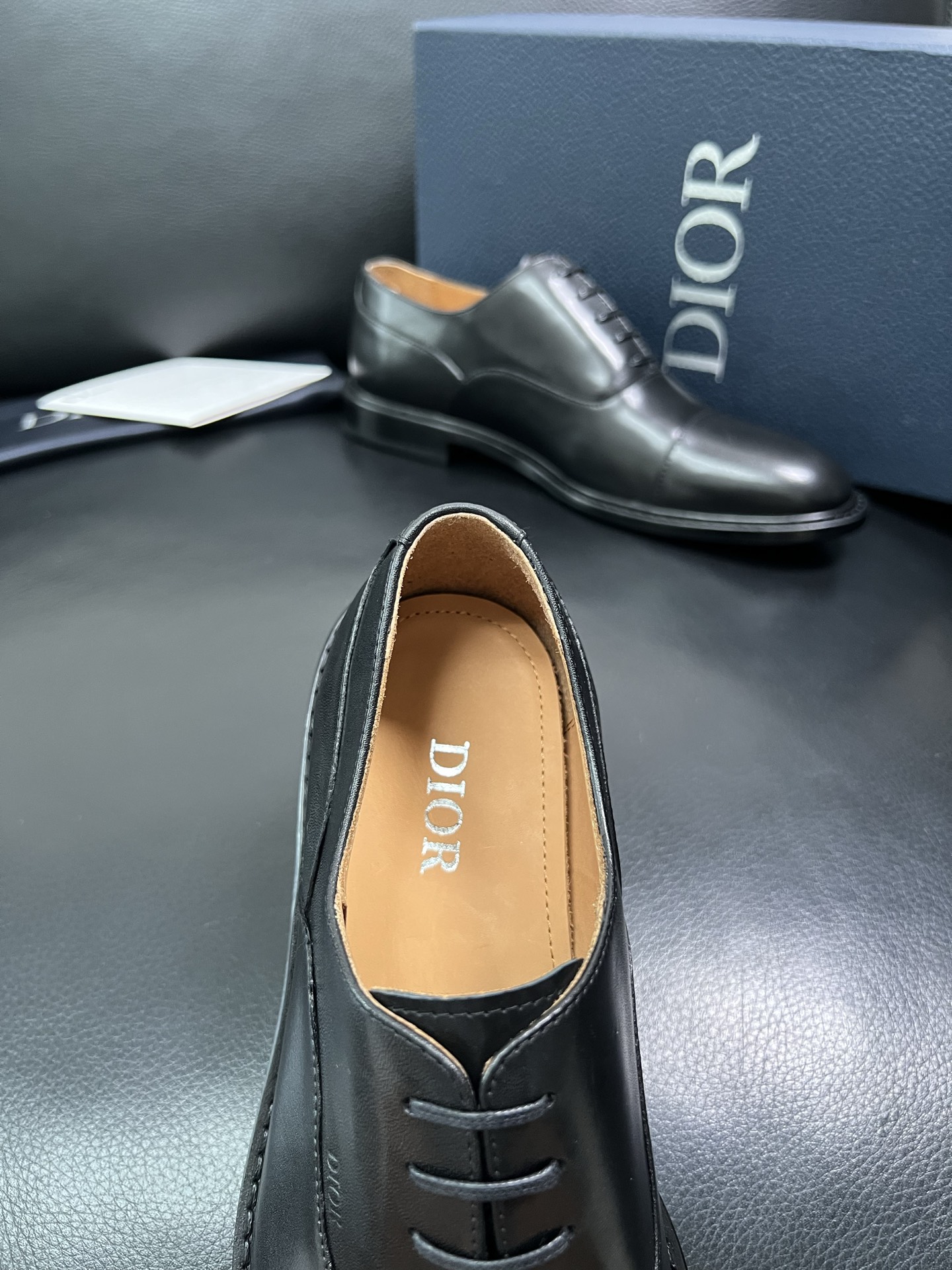Dior 顶级代购 迪奥 专柜同步 原厂配置，意大利进口牛皮，全进口水染牛皮里垫，鞋底：原厂特供原版底超