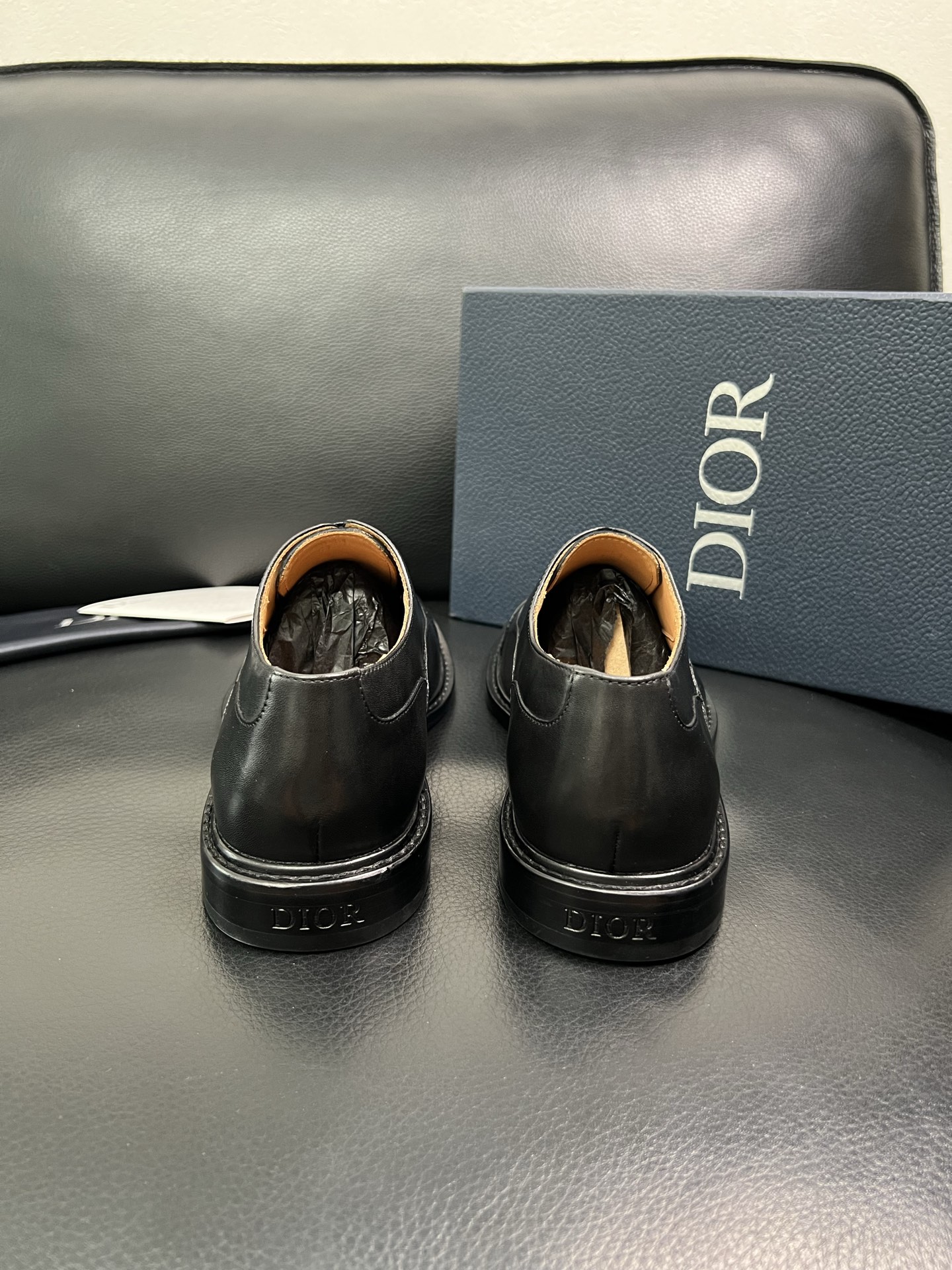 Dior 顶级代购 迪奥 专柜同步 原厂配置，意大利进口牛皮，全进口水染牛皮里垫，鞋底：原厂特供原版底超