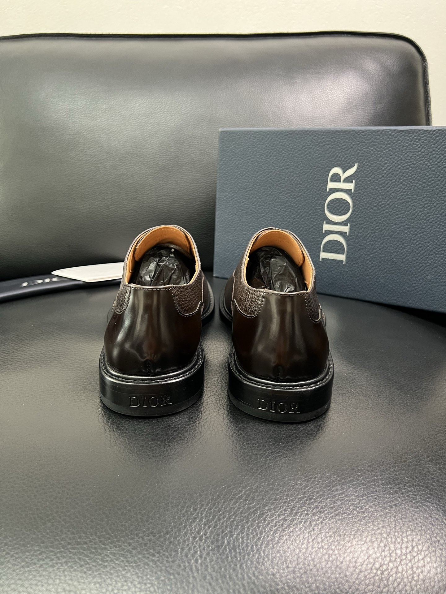 Dior 顶级代购 迪奥 专柜同步 原厂配置，意大利进口牛皮，全进口水染牛皮里垫，鞋底：原厂特供原版底超