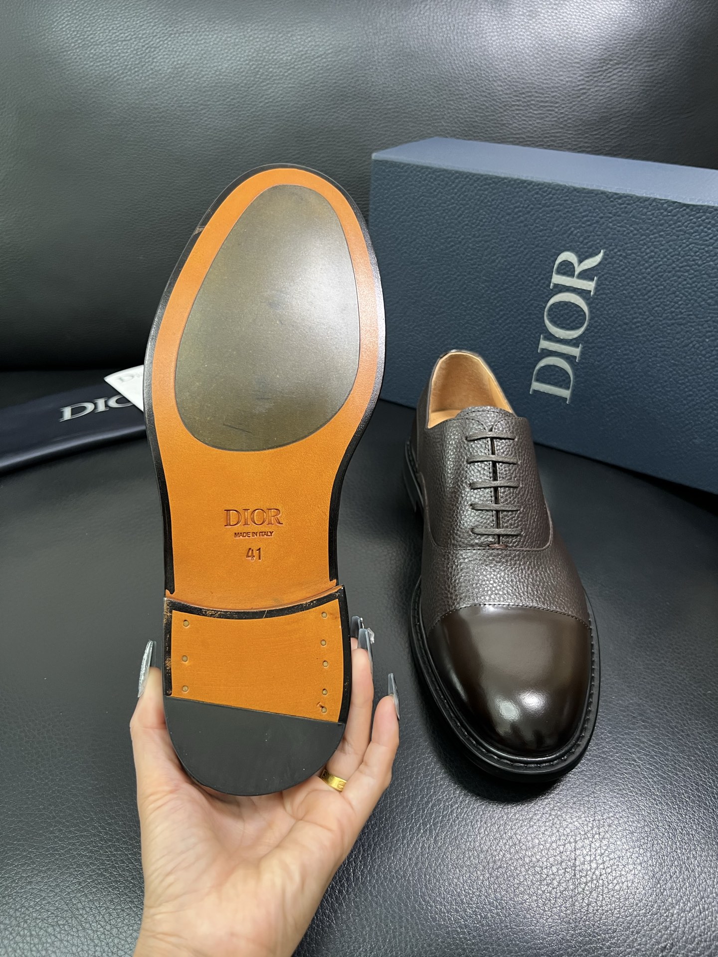 Dior 顶级代购 迪奥 专柜同步 原厂配置，意大利进口牛皮，全进口水染牛皮里垫，鞋底：原厂特供原版底超