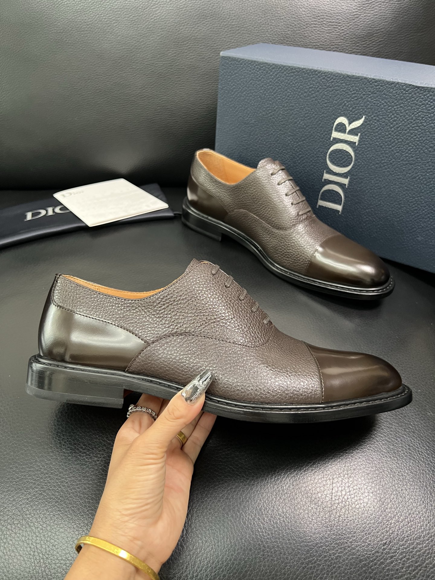 Dior 顶级代购 迪奥 专柜同步 原厂配置，意大利进口牛皮，全进口水染牛皮里垫，鞋底：原厂特供原版底超