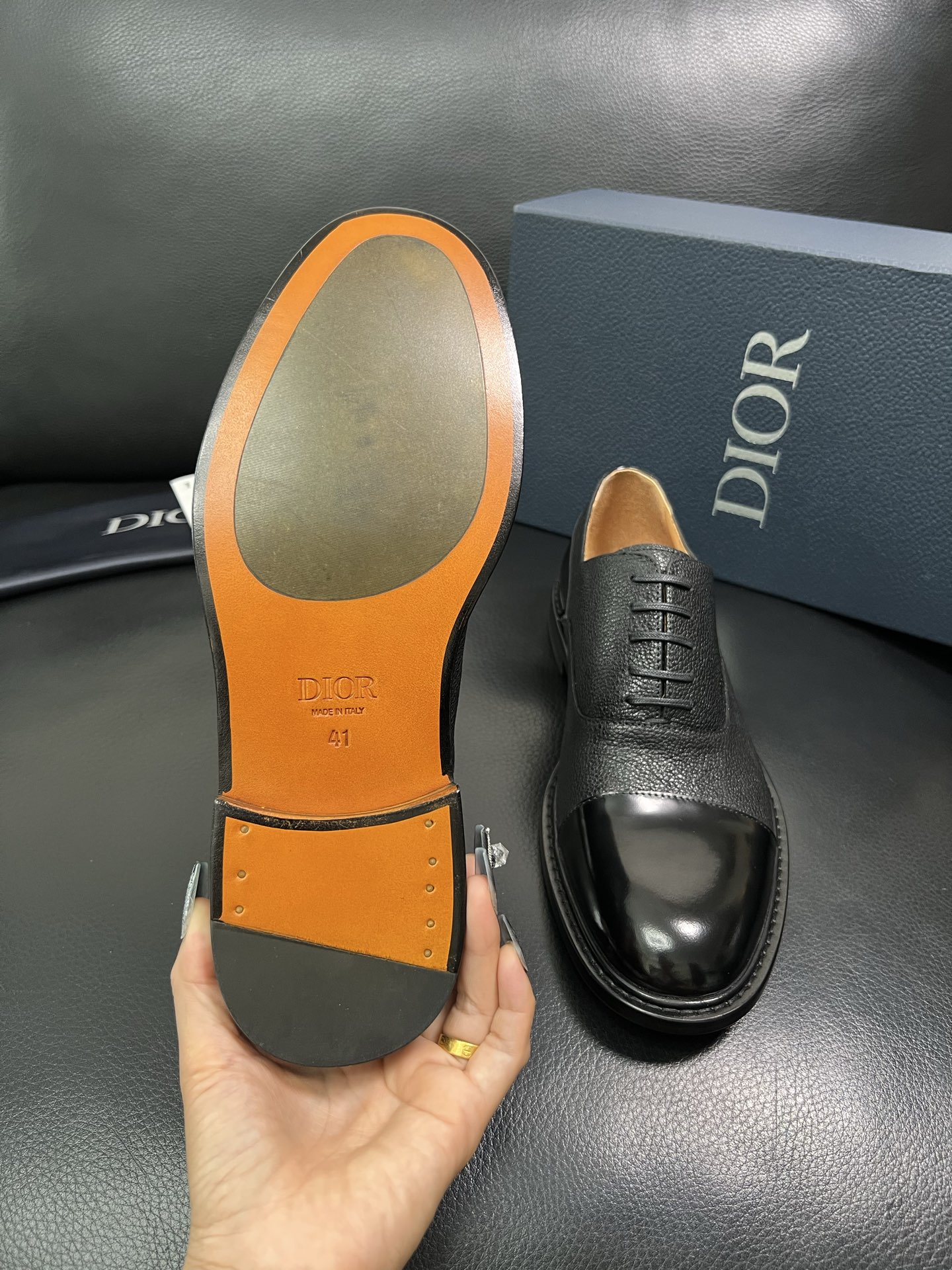 Dior 顶级代购 迪奥 专柜同步 原厂配置，意大利进口牛皮，全进口水染牛皮里垫，鞋底：原厂特供原版底超