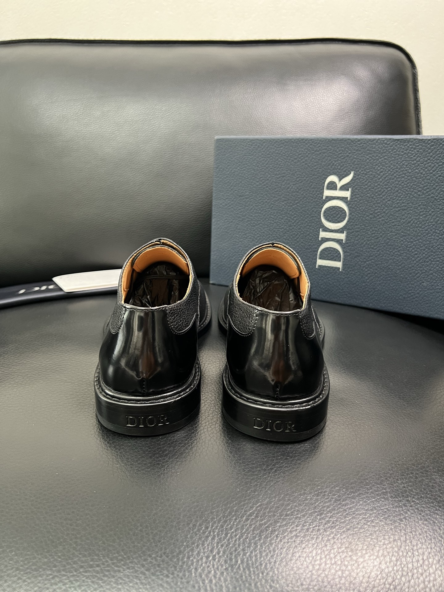 Dior 顶级代购 迪奥 专柜同步 原厂配置，意大利进口牛皮，全进口水染牛皮里垫，鞋底：原厂特供原版底超
