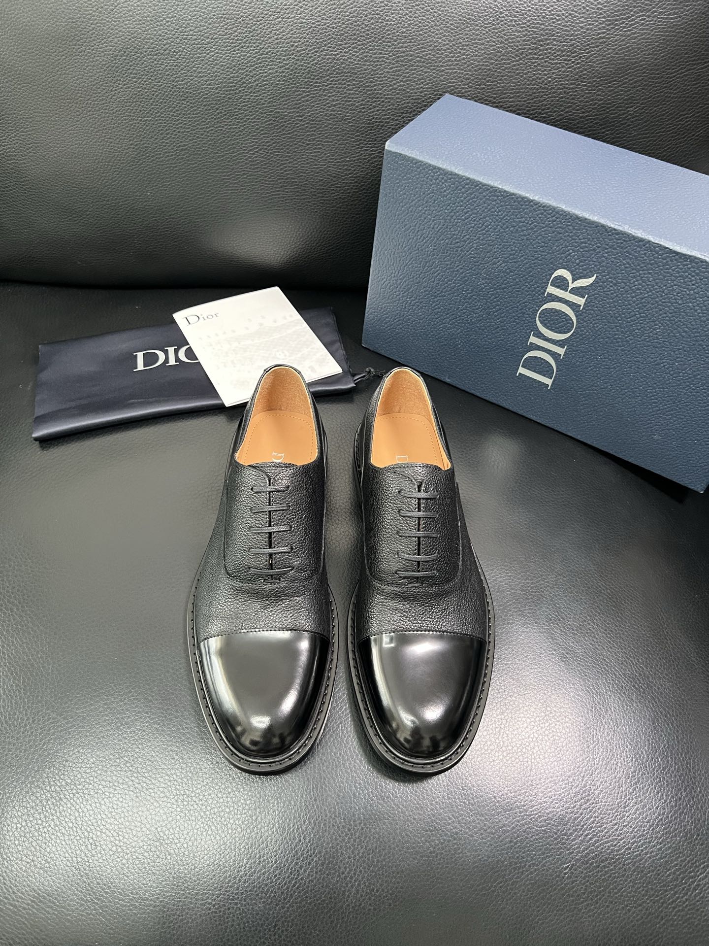 Dior 顶级代购 迪奥 专柜同步 原厂配置，意大利进口牛皮，全进口水染牛皮里垫，鞋底：原厂特供原版底超