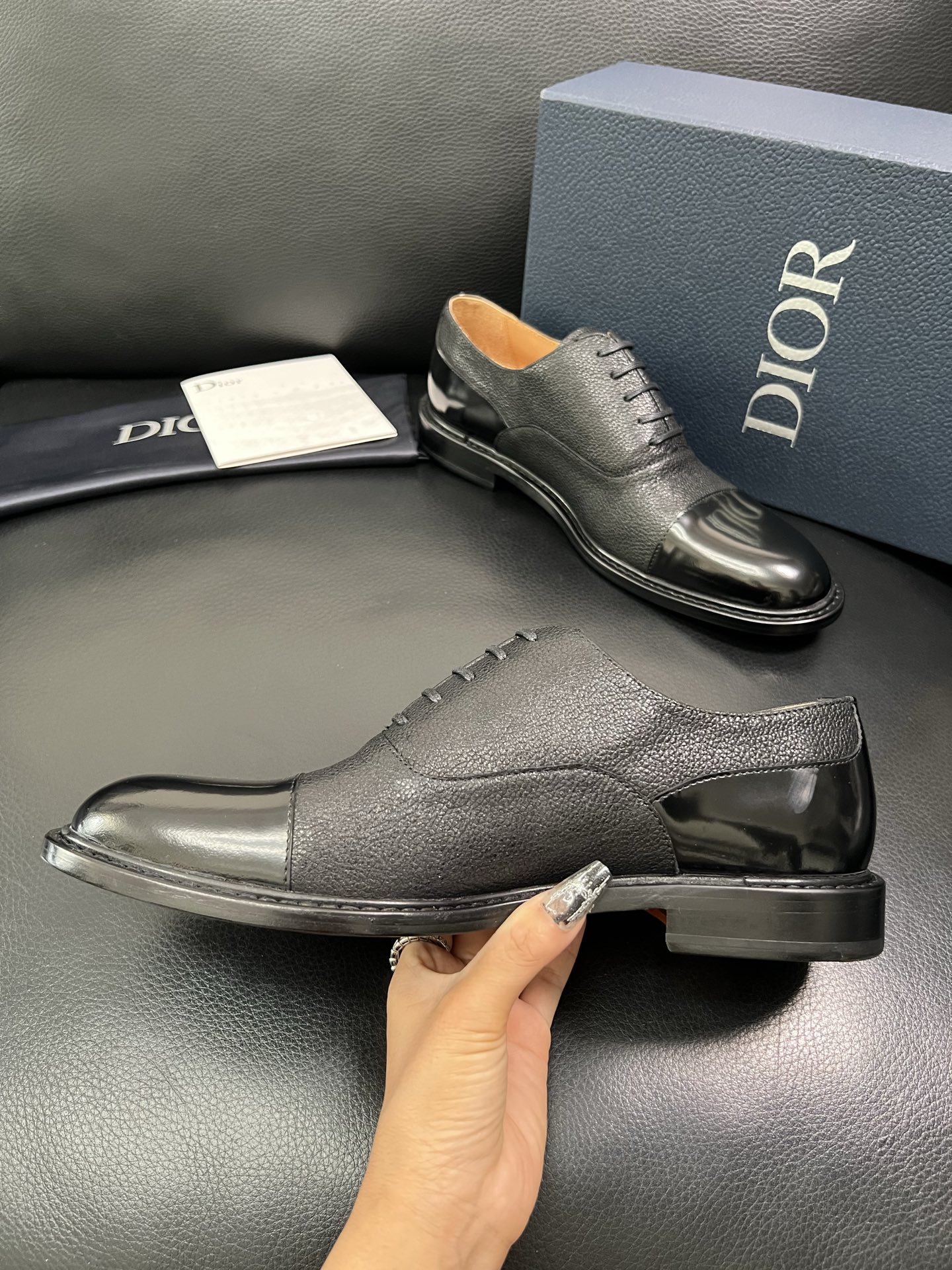 Dior 顶级代购 迪奥 专柜同步 原厂配置，意大利进口牛皮，全进口水染牛皮里垫，鞋底：原厂特供原版底超