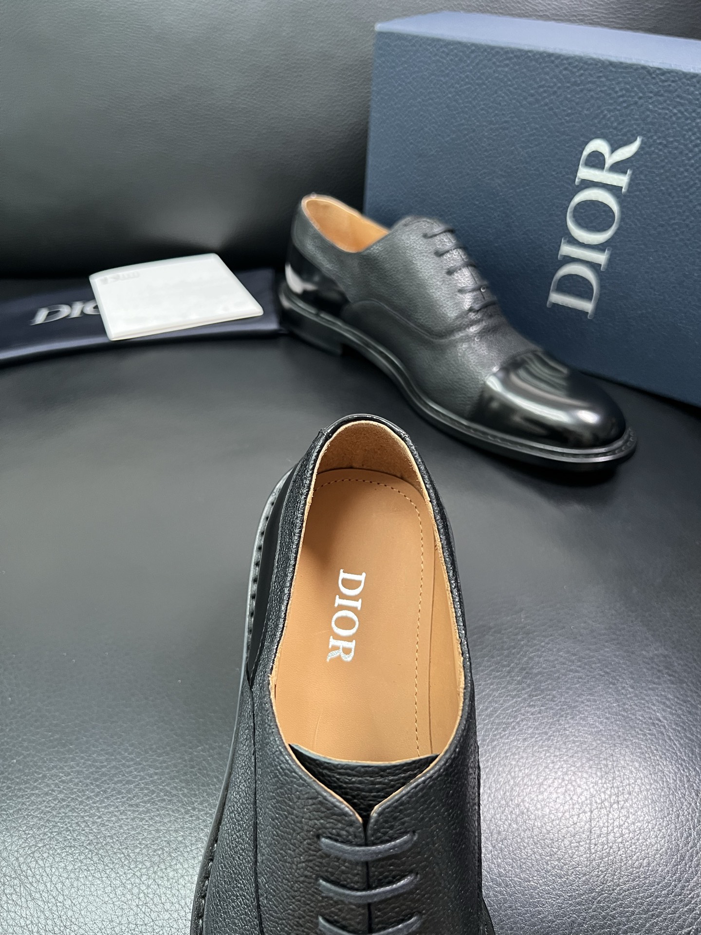 Dior 顶级代购 迪奥 专柜同步 原厂配置，意大利进口牛皮，全进口水染牛皮里垫，鞋底：原厂特供原版底超