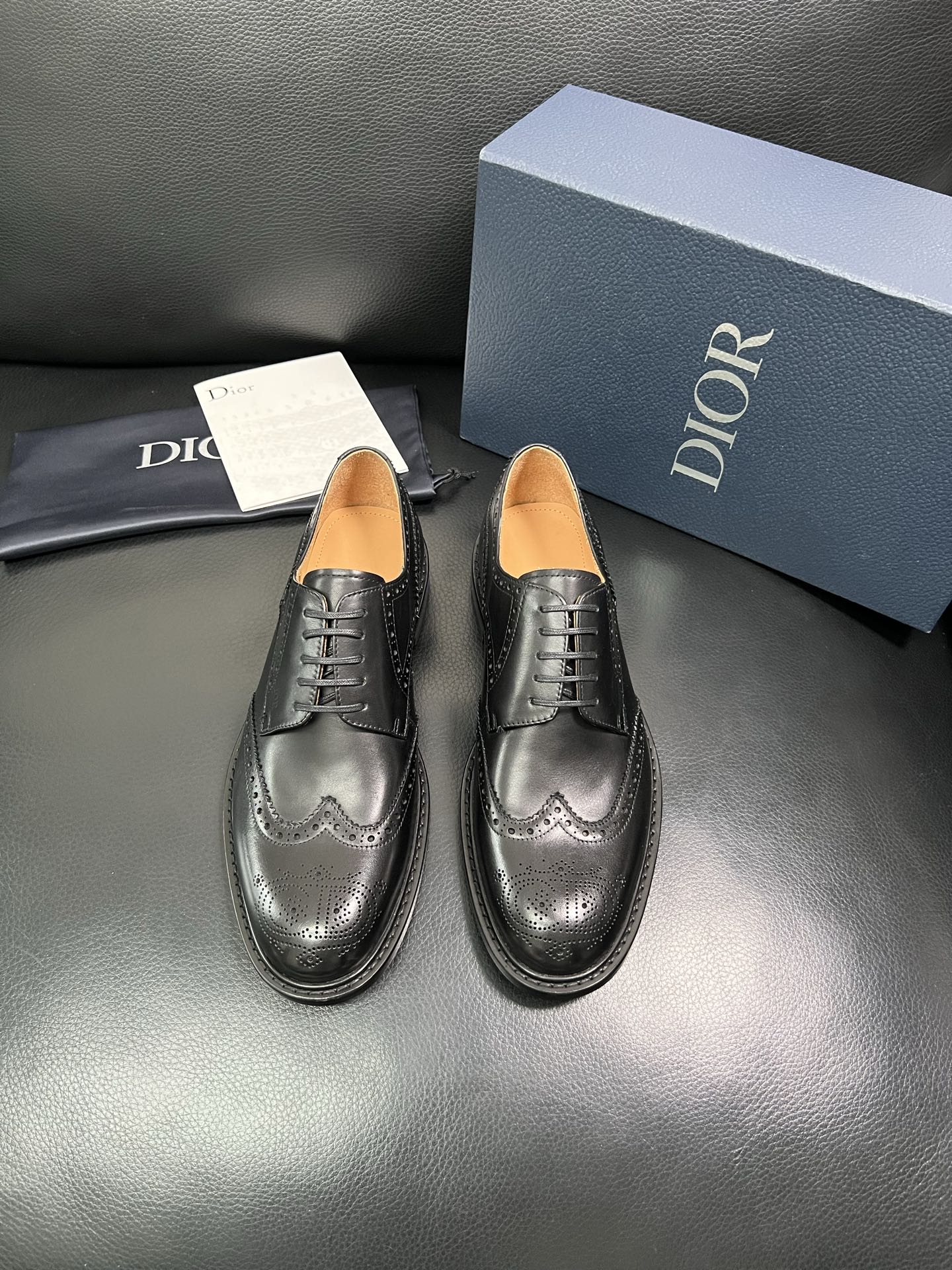 Dior 顶级代购 迪奥 专柜同步 原厂配置，意大利进口牛皮，全进口水染牛皮里垫，鞋底：原厂特供原版底超