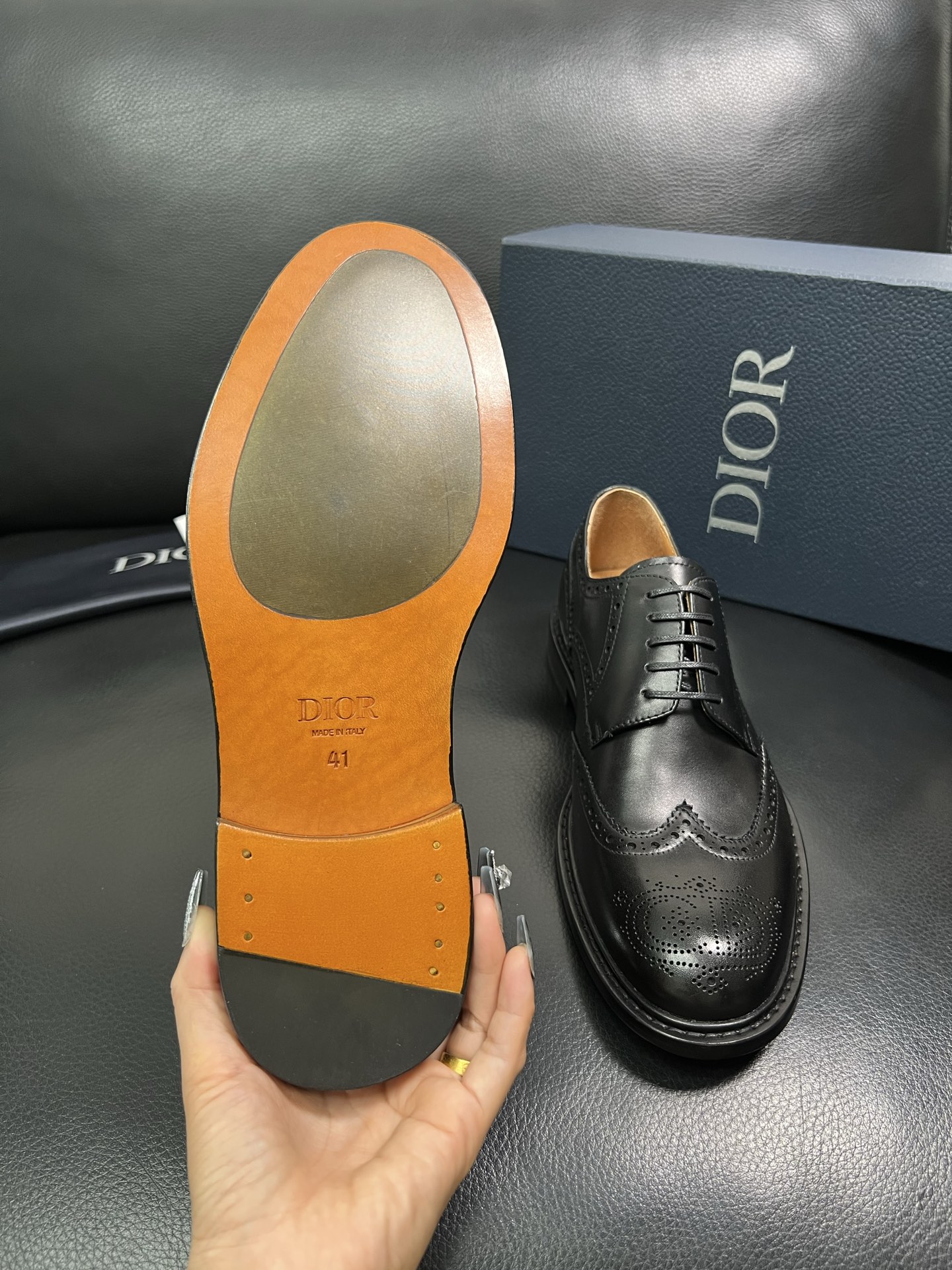 Dior 顶级代购 迪奥 专柜同步 原厂配置，意大利进口牛皮，全进口水染牛皮里垫，鞋底：原厂特供原版底超