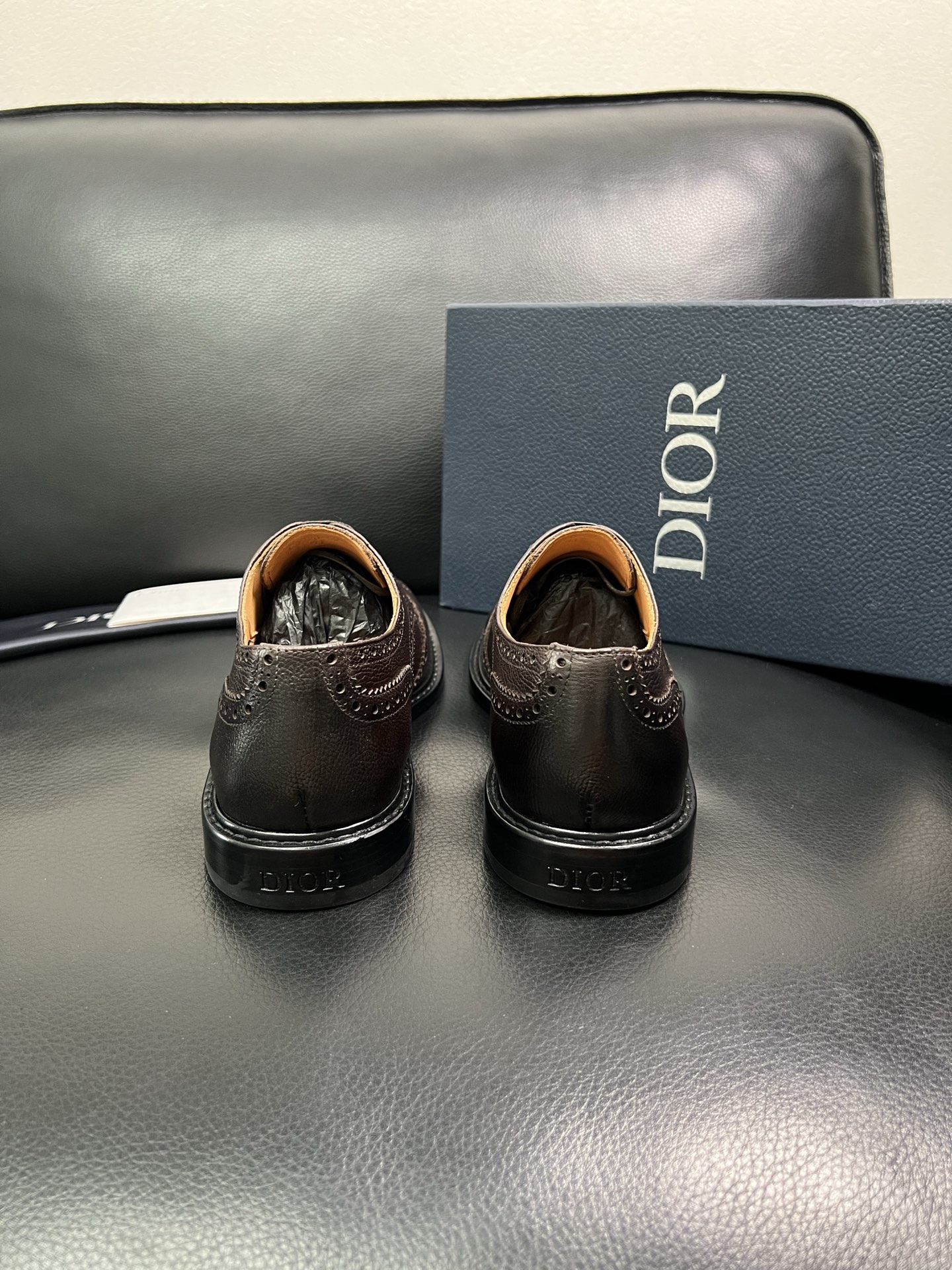 Dior 顶级代购 迪奥 专柜同步 原厂配置，意大利进口牛皮，全进口水染牛皮里垫，鞋底：原厂特供原版底超