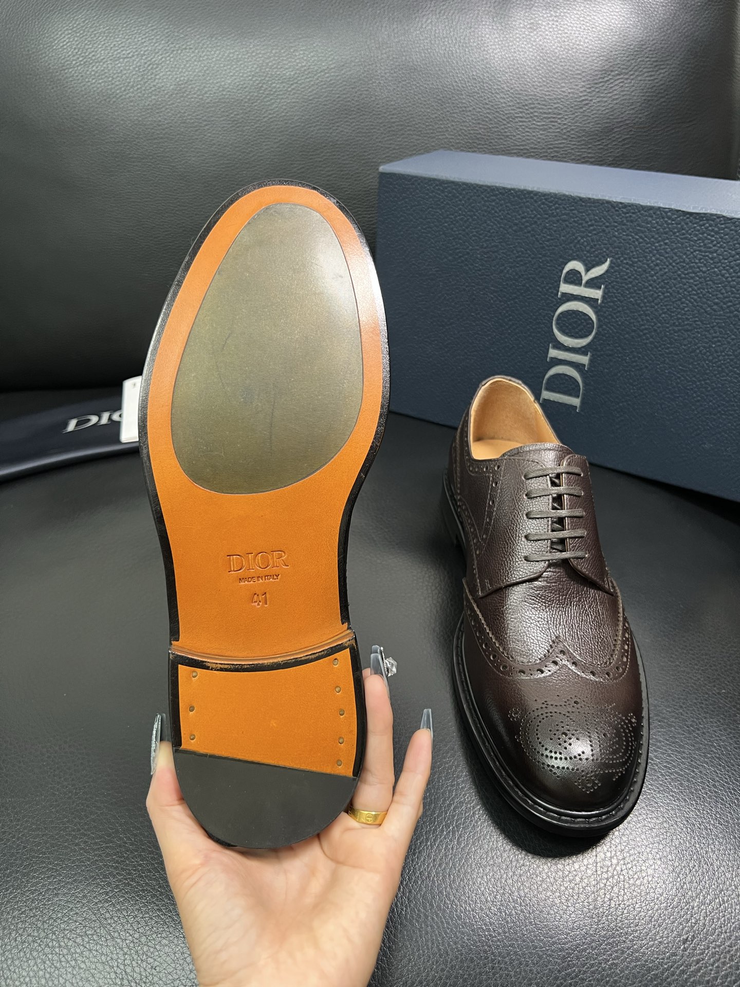 Dior 顶级代购 迪奥 专柜同步 原厂配置，意大利进口牛皮，全进口水染牛皮里垫，鞋底：原厂特供原版底超