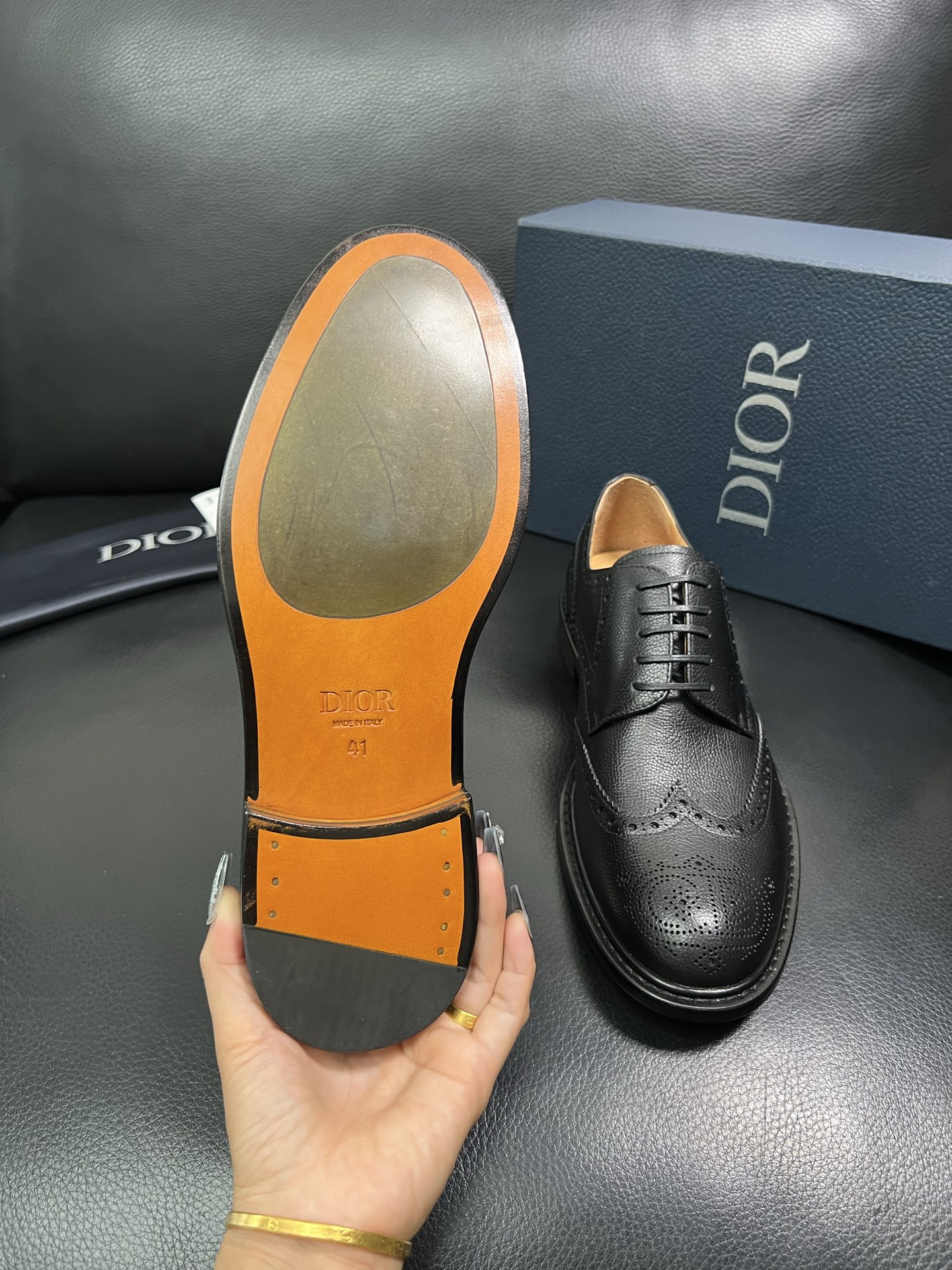 Dior 顶级代购 迪奥 专柜同步 原厂配置，意大利进口牛皮，全进口水染牛皮里垫，鞋底：原厂特供原版底超