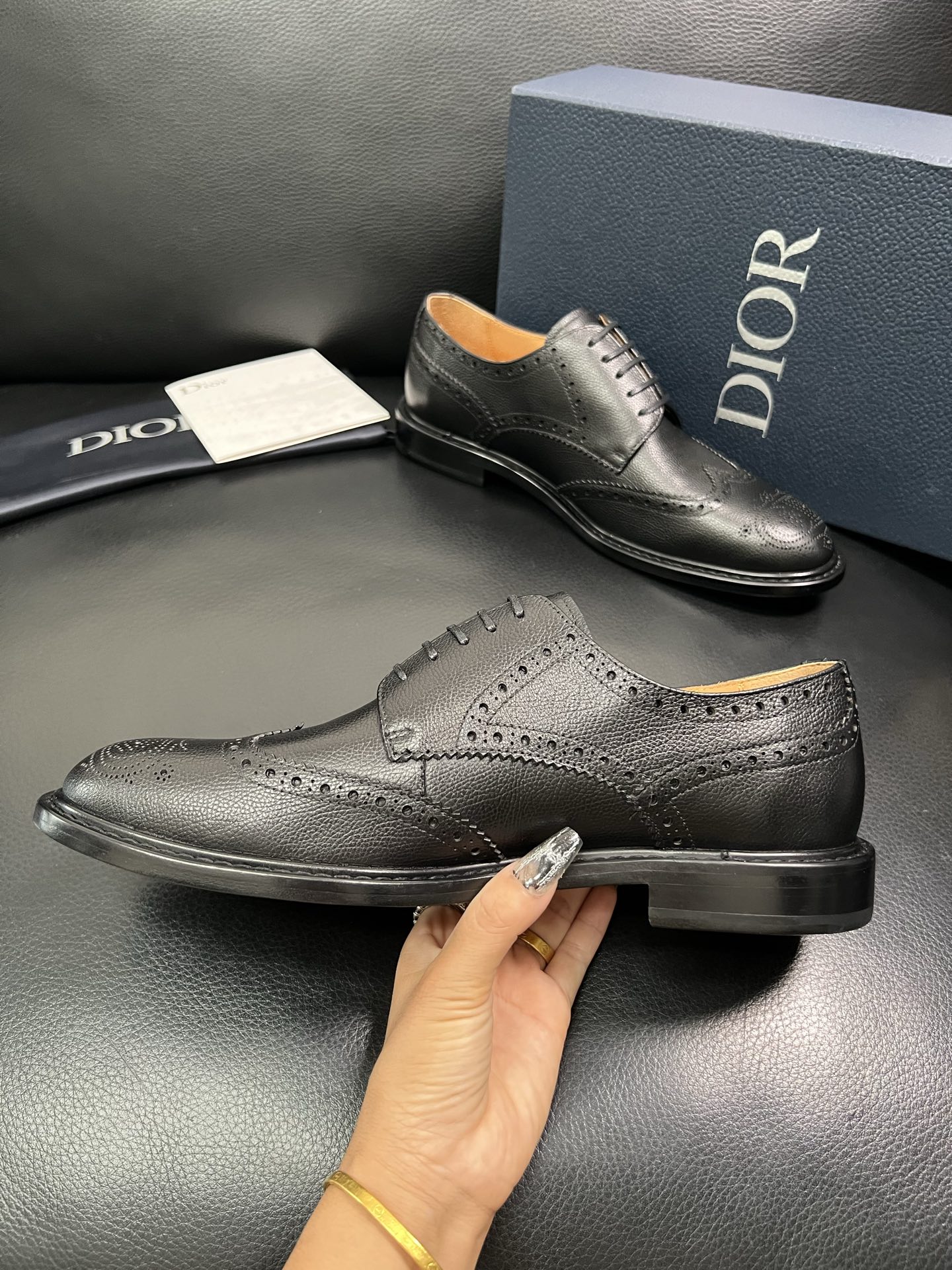 Dior 顶级代购 迪奥 专柜同步 原厂配置，意大利进口牛皮，全进口水染牛皮里垫，鞋底：原厂特供原版底超
