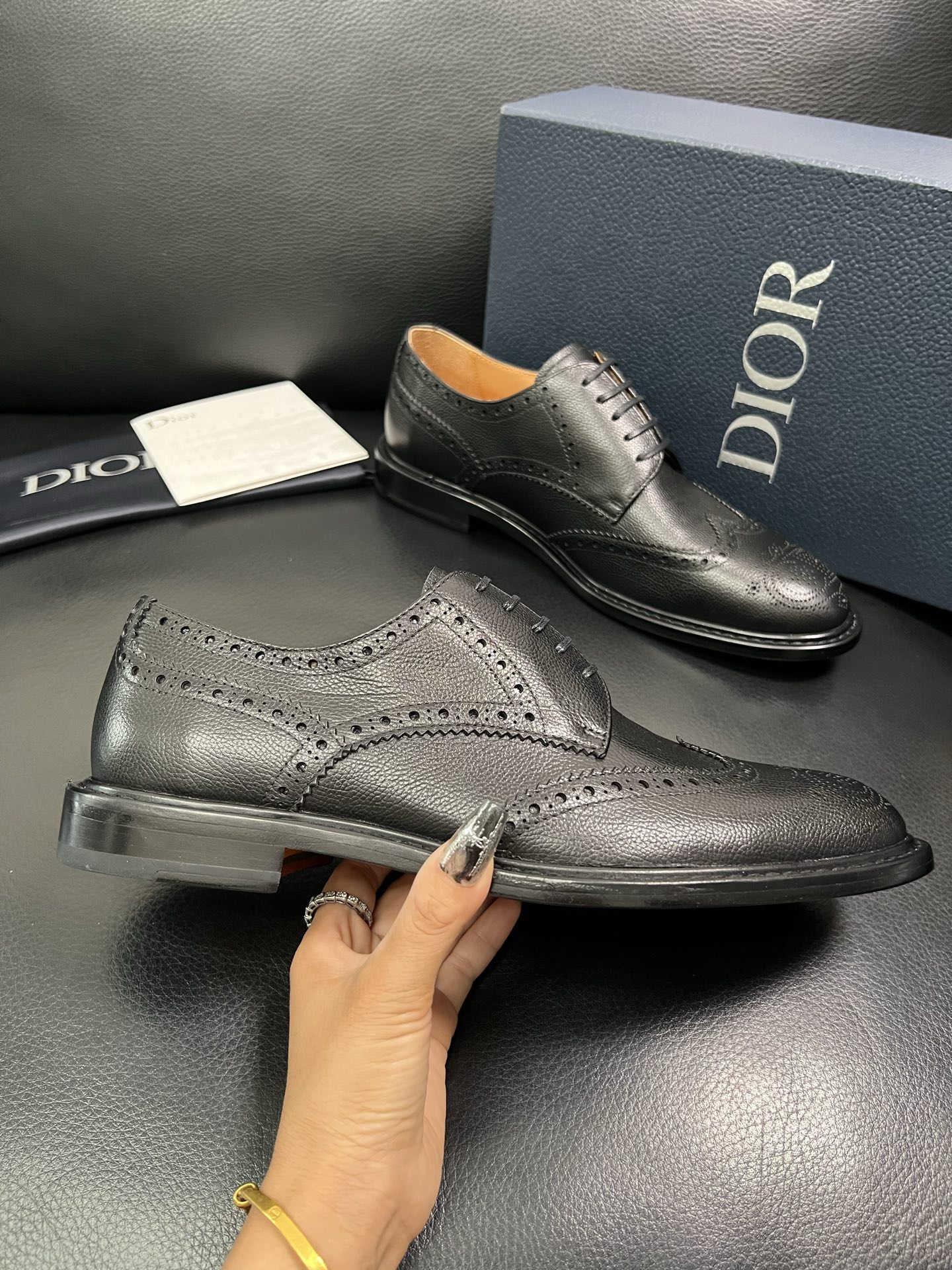 Dior 顶级代购 迪奥 专柜同步 原厂配置，意大利进口牛皮，全进口水染牛皮里垫，鞋底：原厂特供原版底超