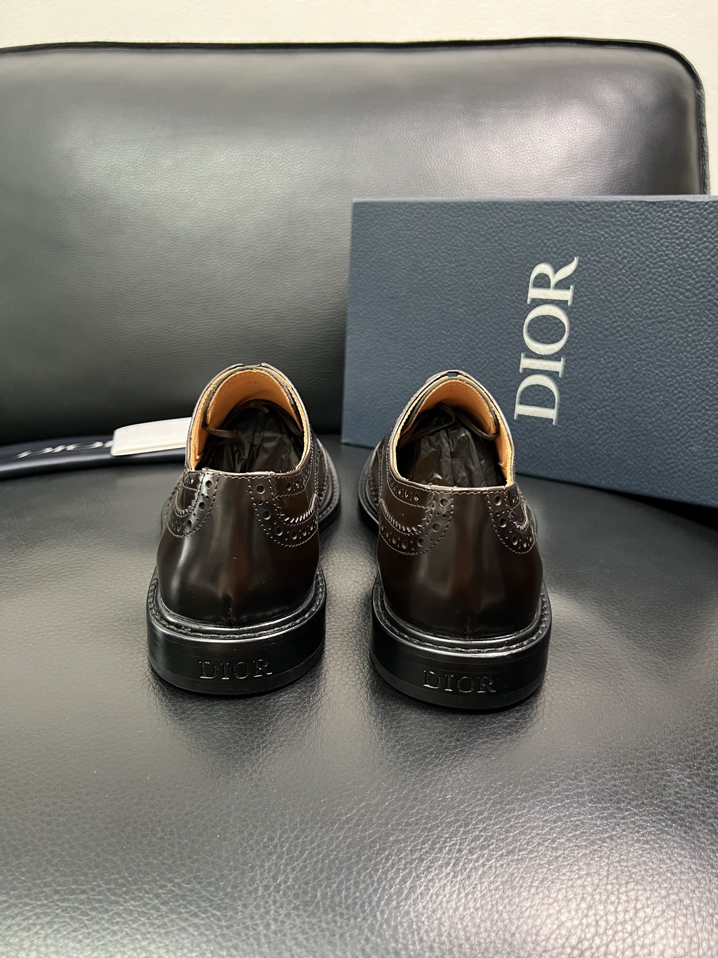 Dior 顶级代购 迪奥 专柜同步 原厂配置，意大利进口牛皮，全进口水染牛皮里垫，鞋底：原厂特供原版底超