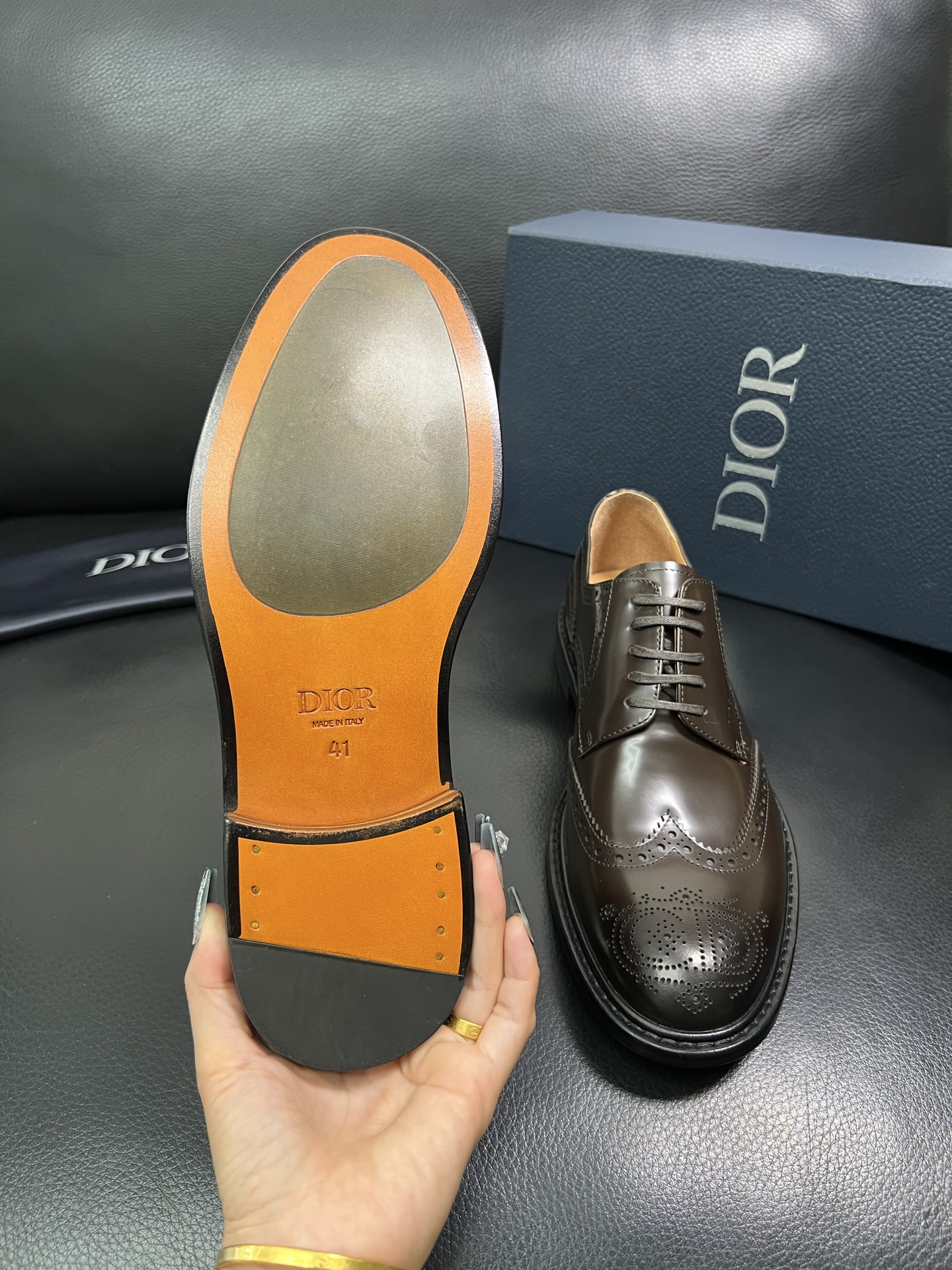 Dior 顶级代购 迪奥 专柜同步 原厂配置，意大利进口牛皮，全进口水染牛皮里垫，鞋底：原厂特供原版底超