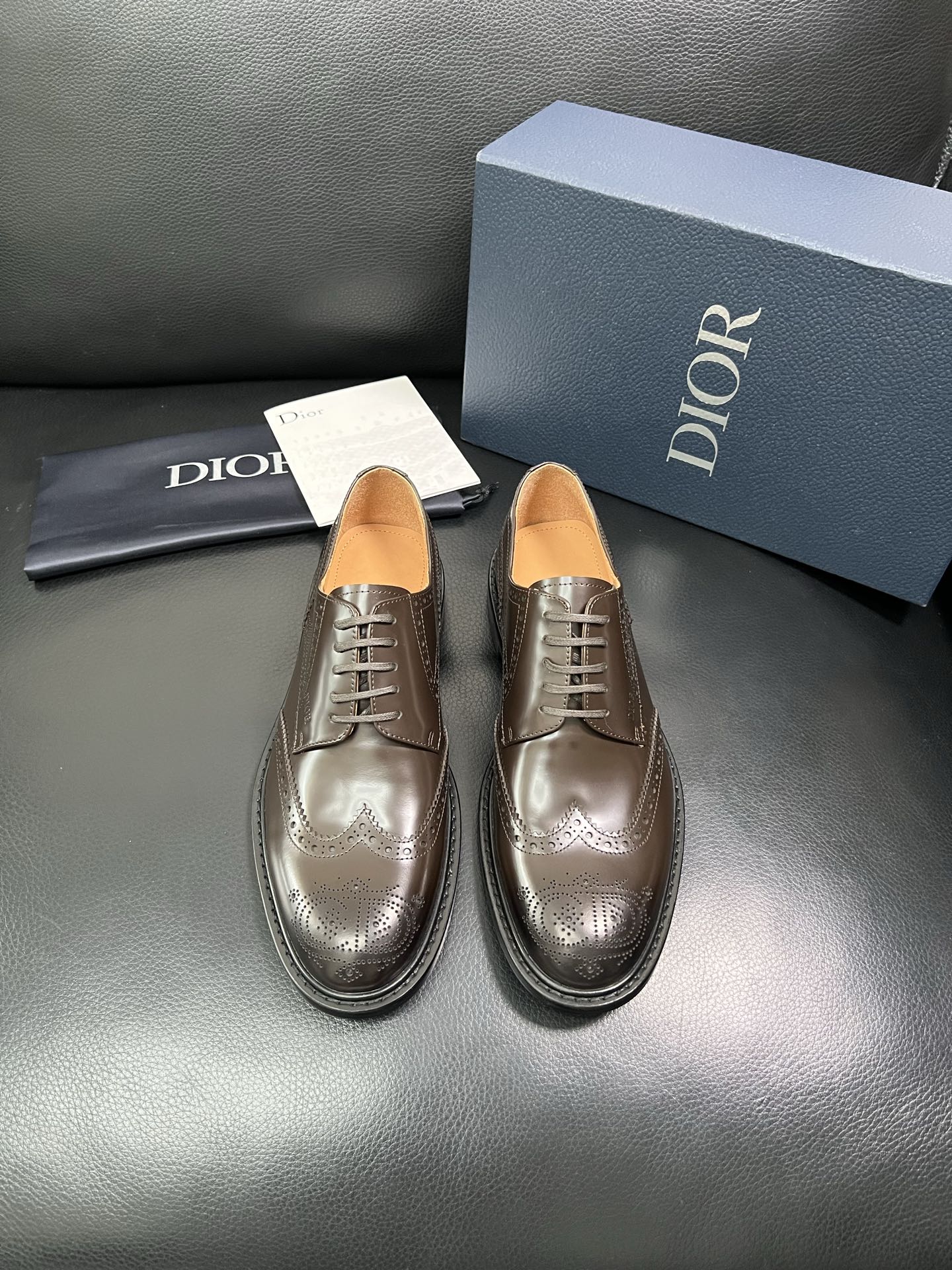 Dior 顶级代购 迪奥 专柜同步 原厂配置，意大利进口牛皮，全进口水染牛皮里垫，鞋底：原厂特供原版底超