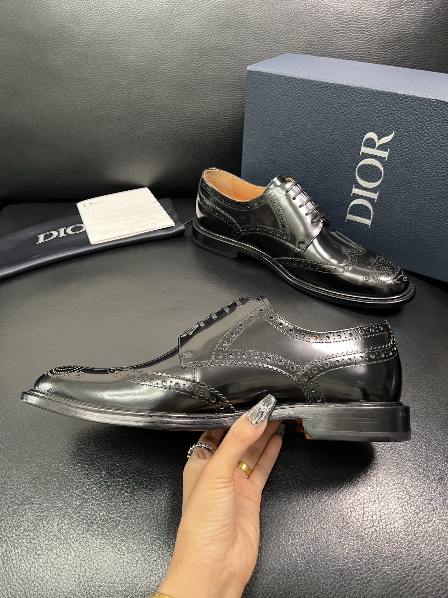 Dior 顶级代购 迪奥 专柜同步 原厂配置，意大利进口牛皮，全进口水染牛皮里垫，鞋底：原厂特供原版底超