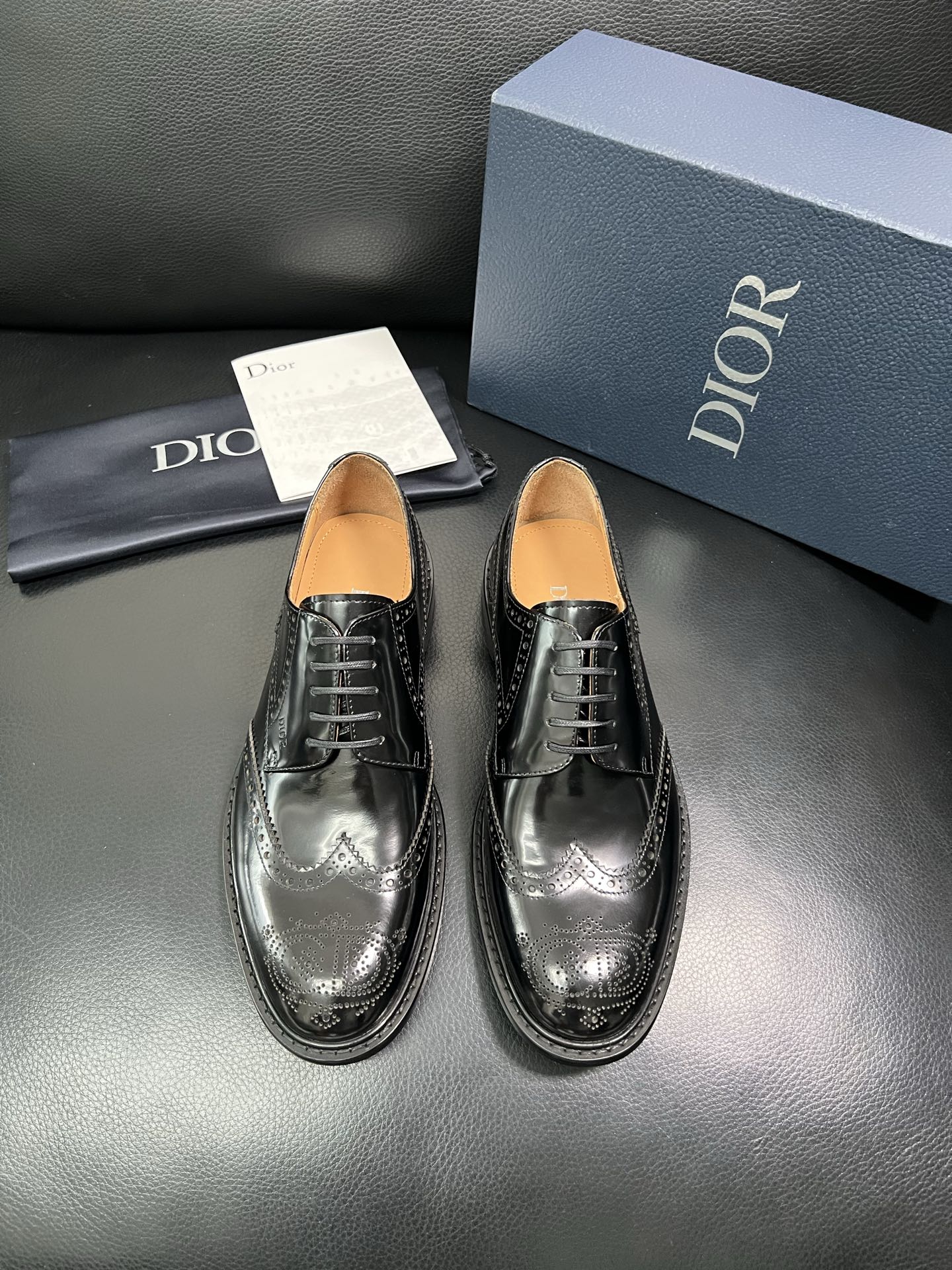Dior 顶级代购 迪奥 专柜同步 原厂配置，意大利进口牛皮，全进口水染牛皮里垫，鞋底：原厂特供原版底超