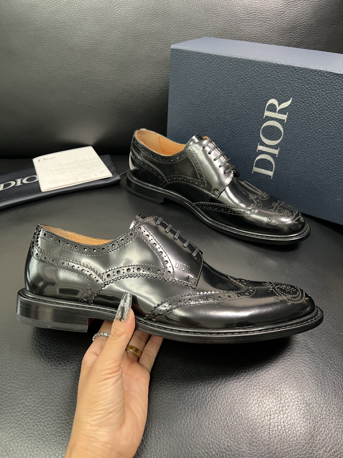 Dior 顶级代购 迪奥 专柜同步 原厂配置，意大利进口牛皮，全进口水染牛皮里垫，鞋底：原厂特供原版底超