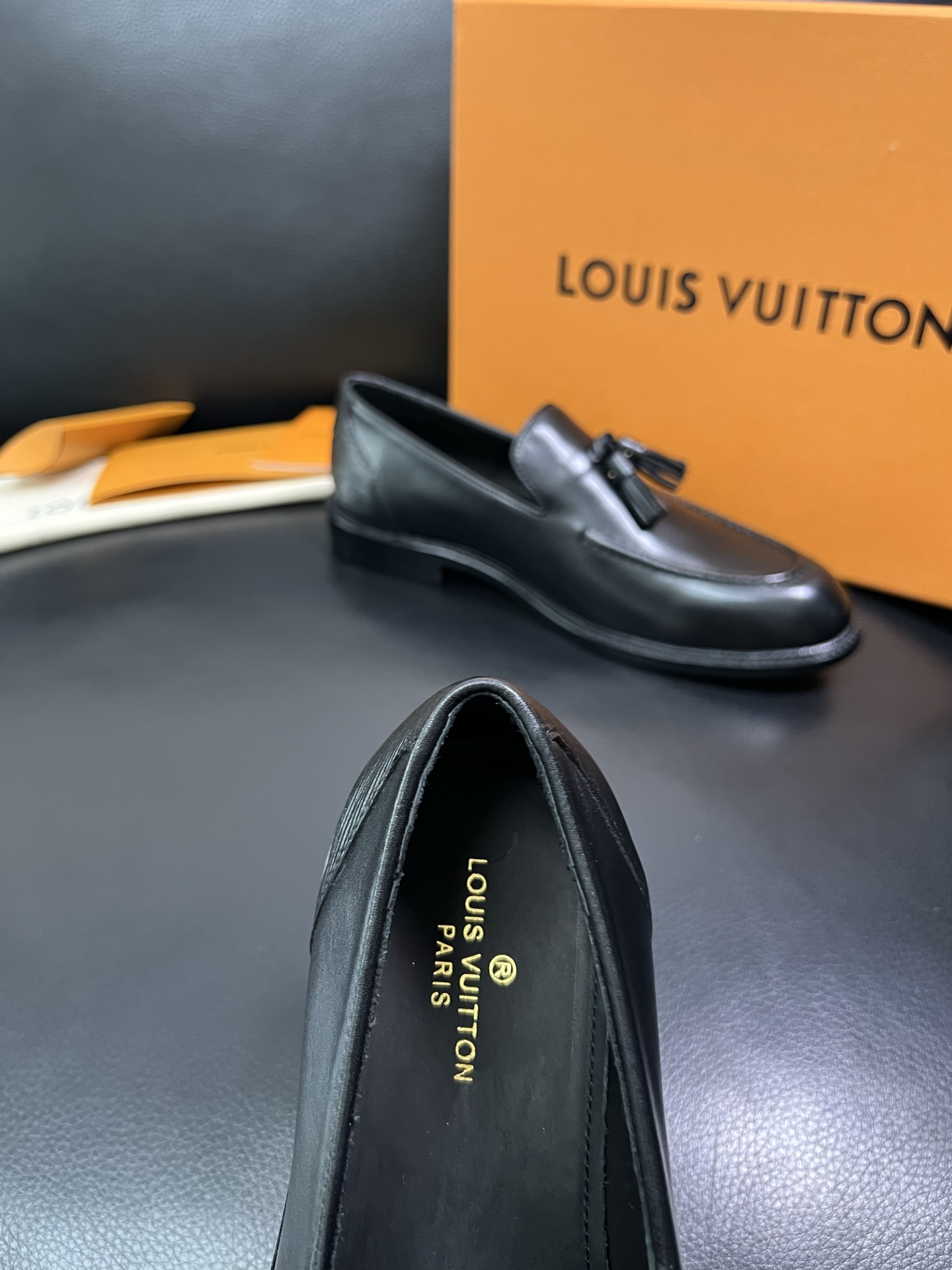 Lv 顶级代购 路易威登 皮鞋专柜同步，鞋面意大利进口，进口水染牛皮内里，鞋底：原厂特供原版真皮底，原厂
