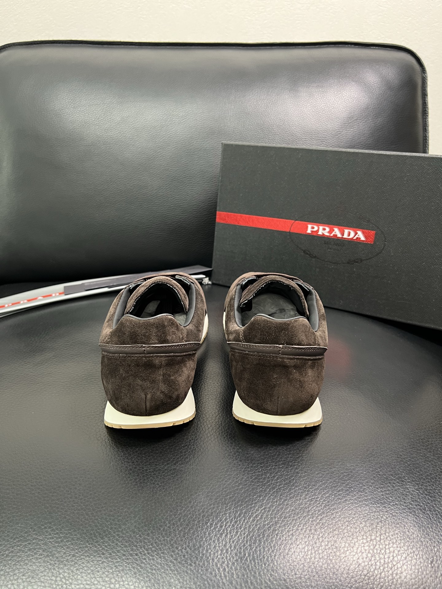 Prada 顶级代购 普拉达 专柜同款，原厂配置意大利进口牛皮拼网布面料，高品质复杂拼接工艺，进口牛皮内