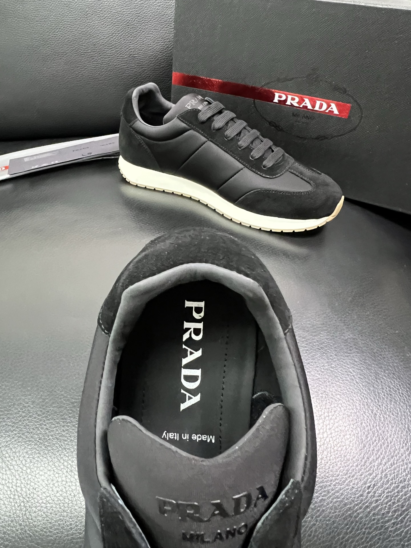 Prada 顶级代购 普拉达 专柜同款，原厂配置意大利进口牛皮拼网布面料，高品质复杂拼接工艺，进口牛皮内