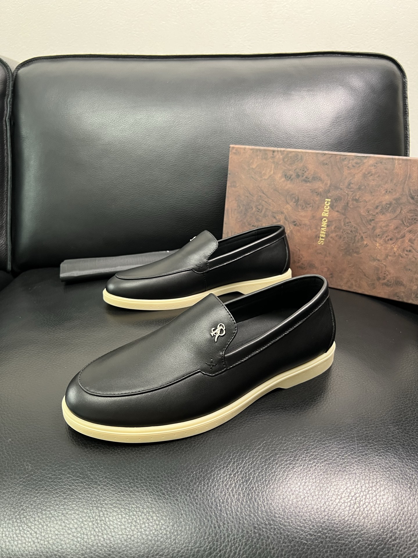 StefanoRicci 顶级代购 史蒂芬 劳尼治 专柜新品同步，鞋面意大利进口牛皮面料，进口水染牛皮内
